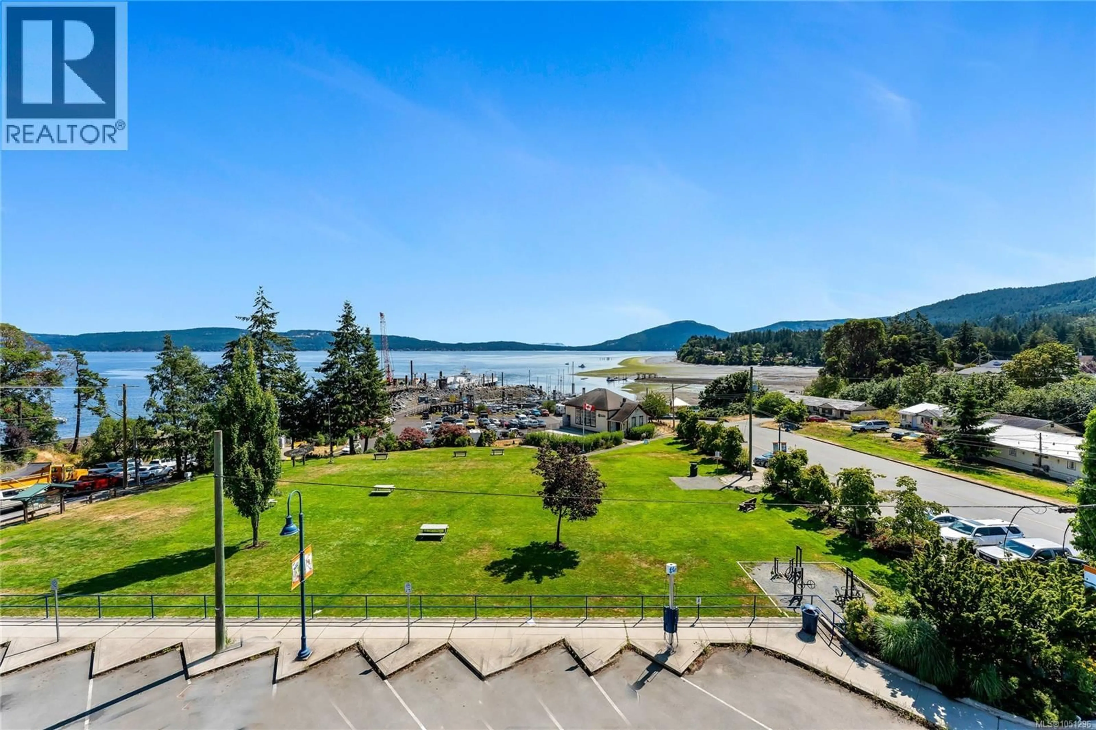 Patio, water/lake/river/ocean view for 304 - 1533 JOAN AVENUE, Crofton British Columbia V0R1R0