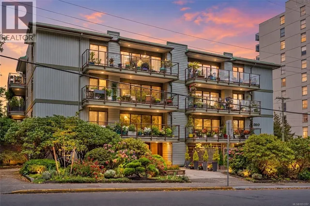 101 - 280 DOUGLAS STREET, Victoria 4