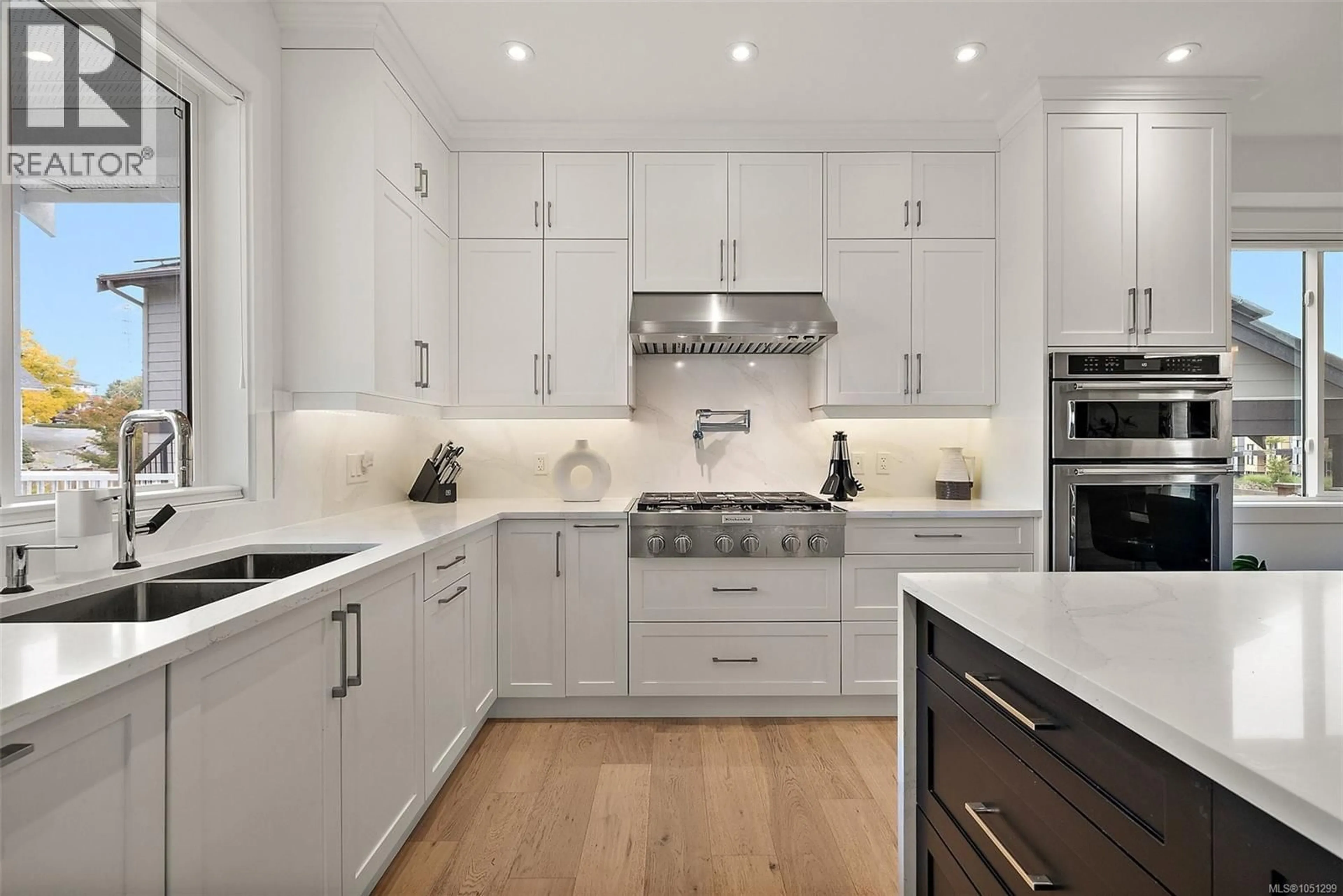 Contemporary kitchen, unknown for 4257 PULLET PLACE, Saanich British Columbia V8X2N3