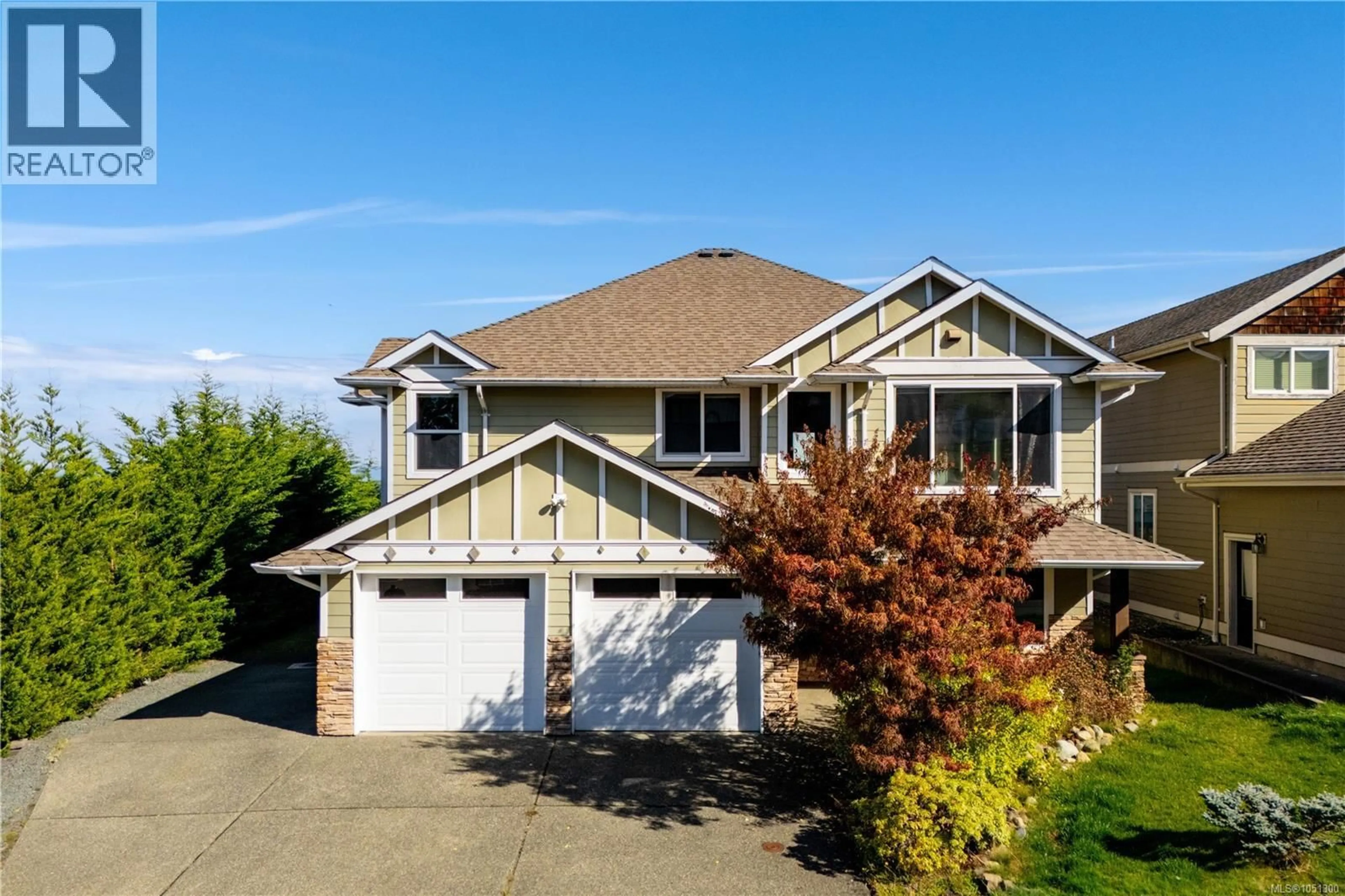 Home with vinyl exterior material, street for 696 PACIFIC HEIGHTS LANE, Campbell River British Columbia V9H0A6