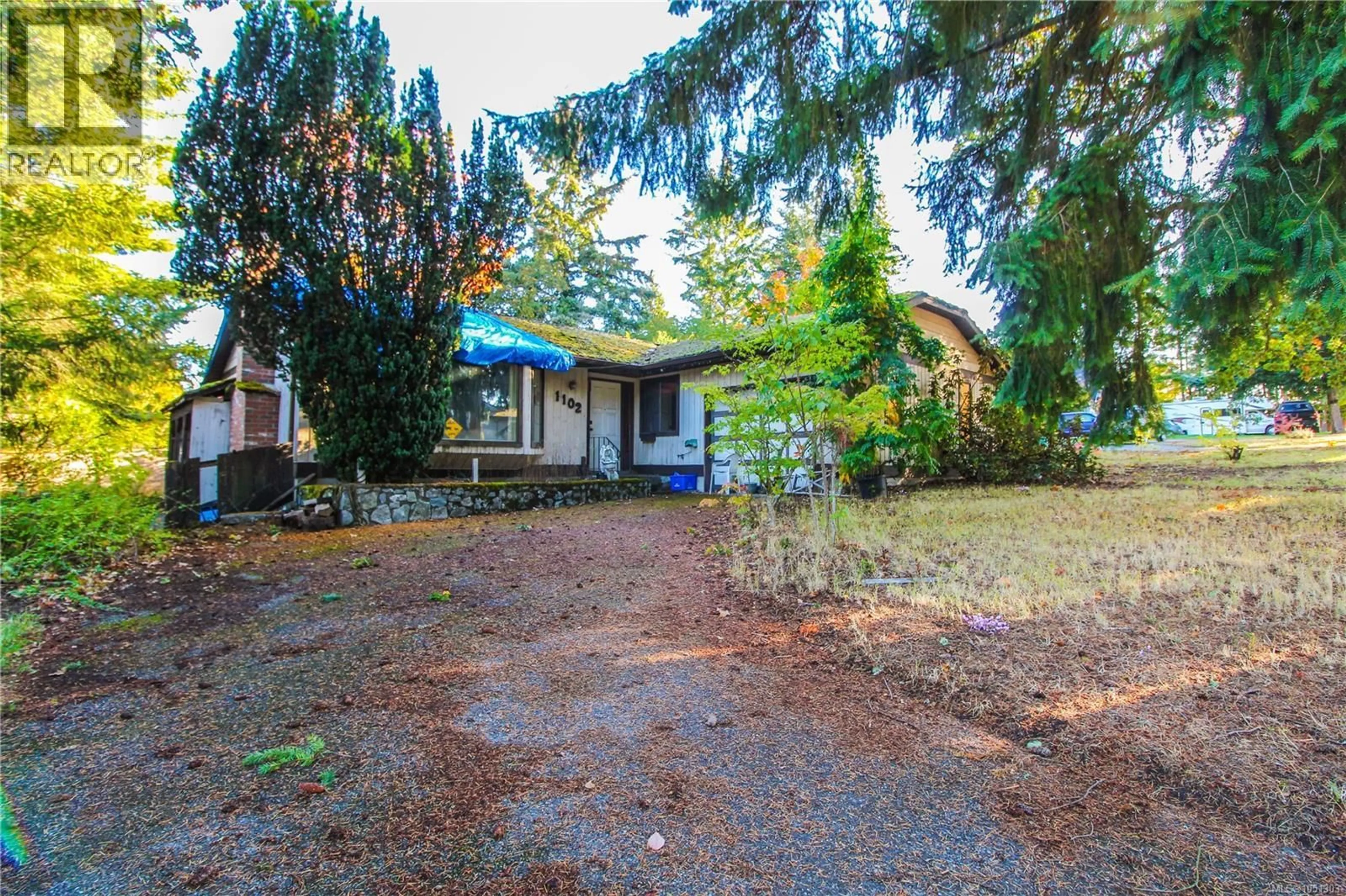 A pic from outside/outdoor area/front of a property/back of a property/a pic from drone, street for 1102 MARCHANT ROAD, Central Saanich British Columbia V8M1G1