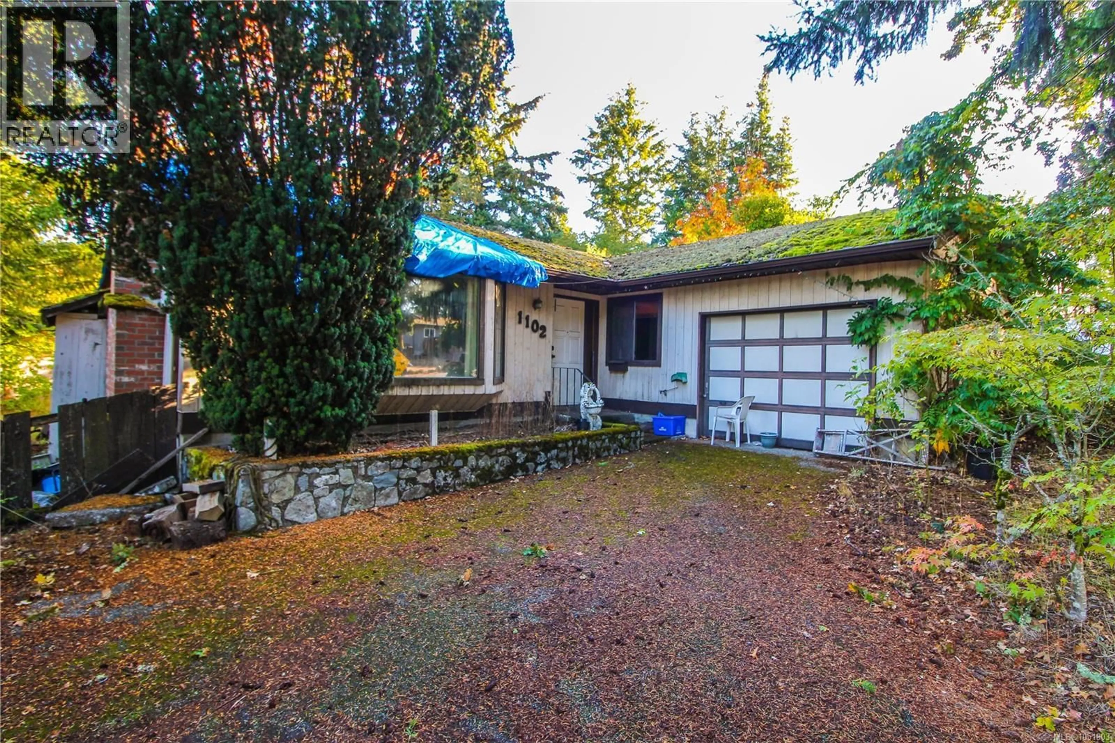 Home with vinyl exterior material, street for 1102 MARCHANT ROAD, Central Saanich British Columbia V8M1G1