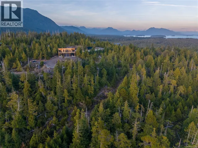 1071 UPLANDS CLOSE, Ucluelet 2