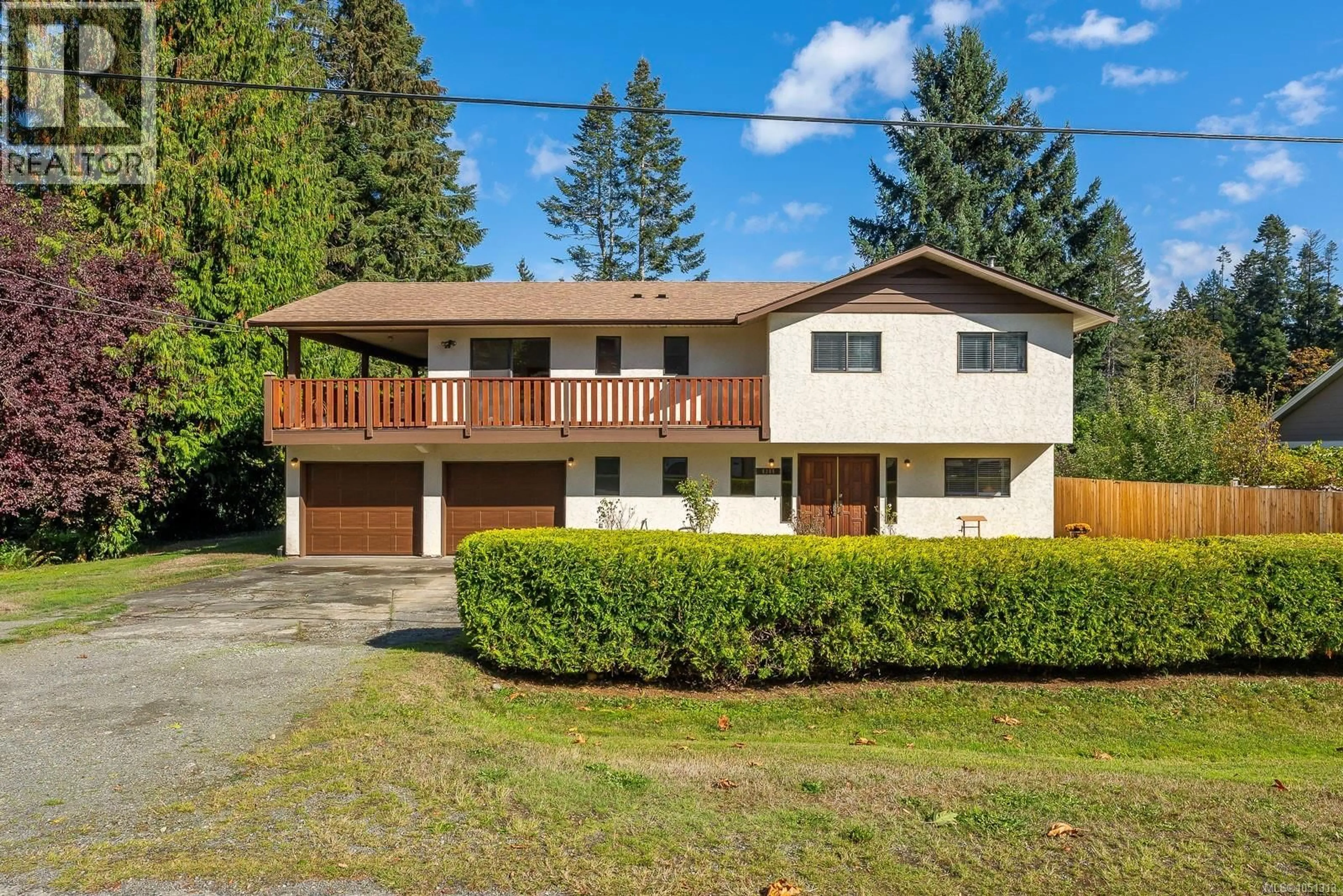 Home with vinyl exterior material, street for 4344 BRIARDALE ROAD, Royston British Columbia V9N9R7