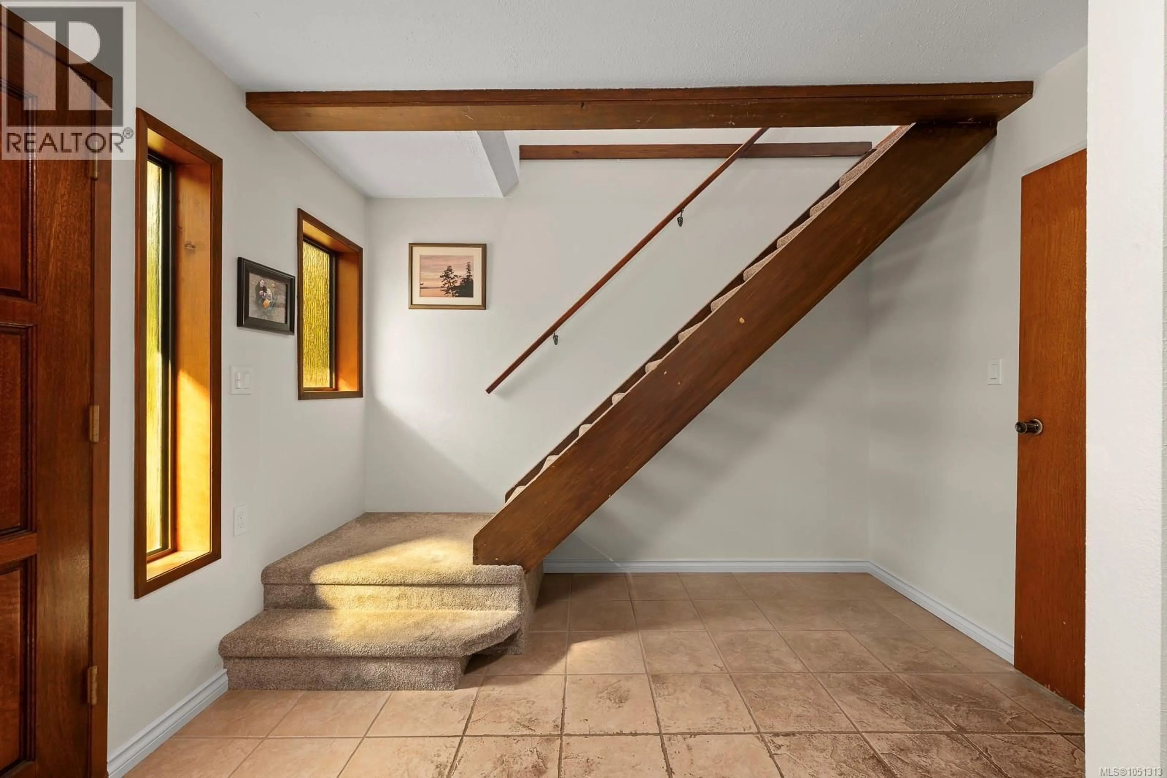 Stairs for 4344 BRIARDALE ROAD, Royston British Columbia V9N9R7