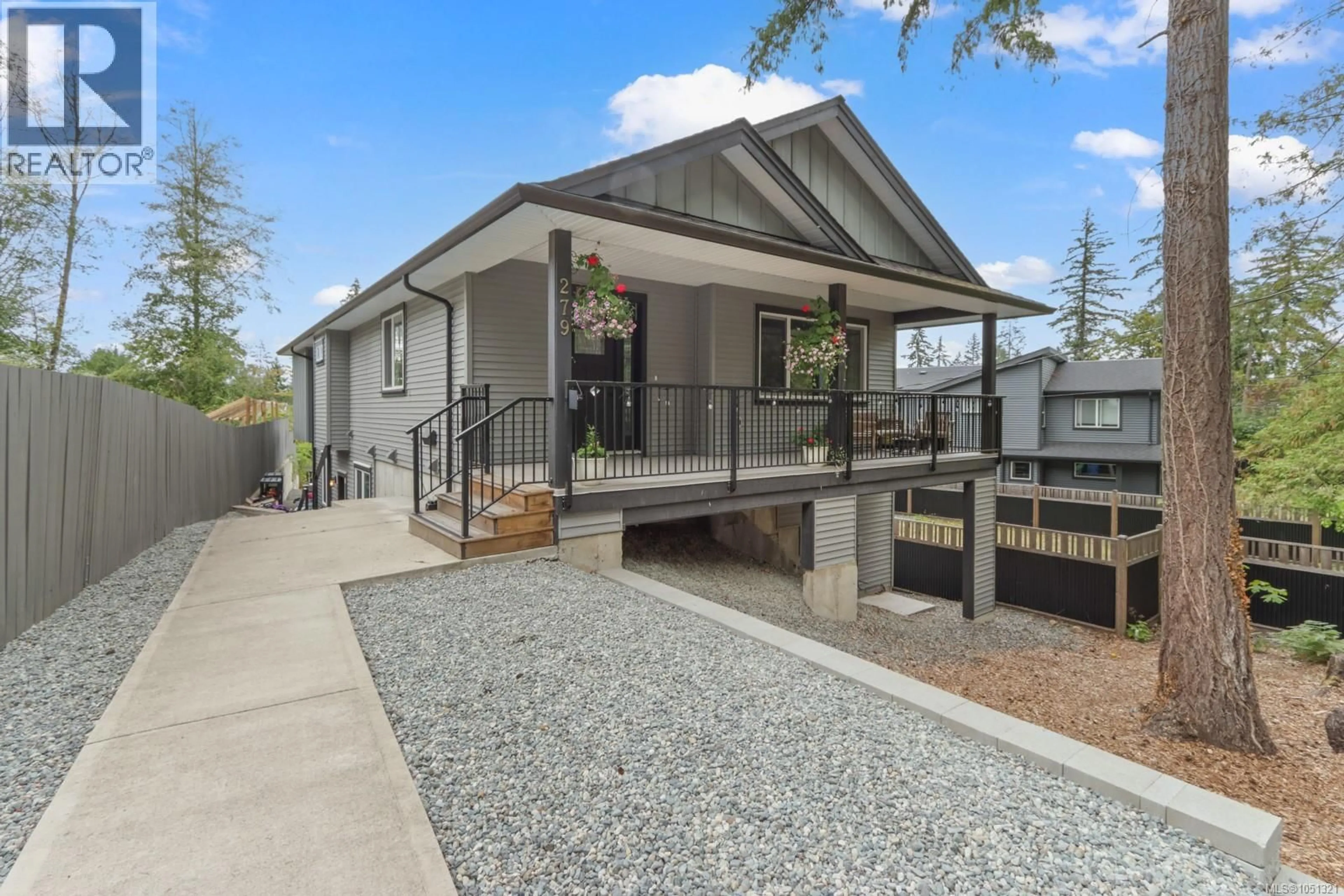 Home with vinyl exterior material, street for 279 WESTWOOD ROAD, Nanaimo British Columbia V9R6S4