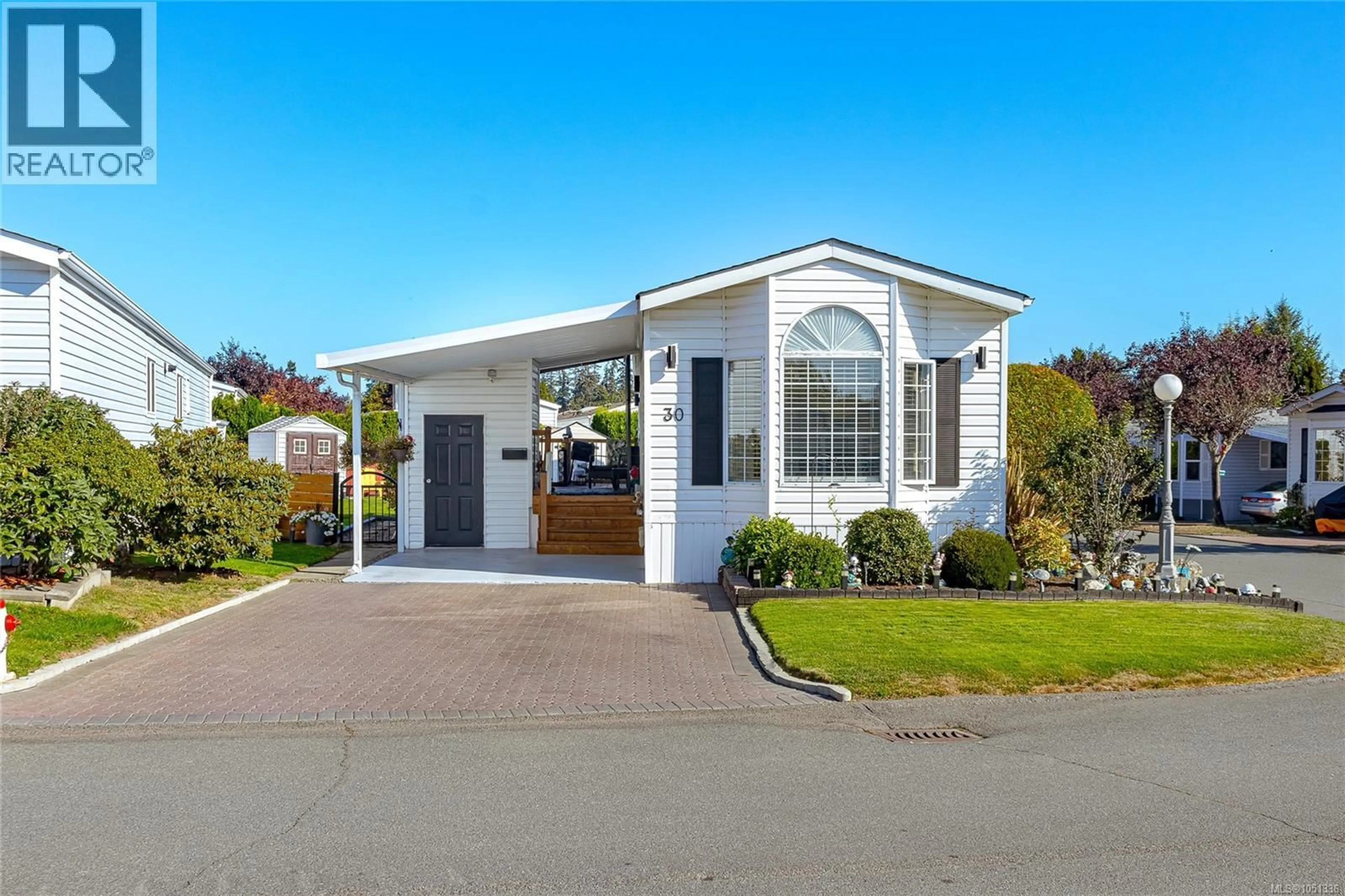 Home with vinyl exterior material, street for 30 - 7583 CENTRAL SAANICH ROAD, Central Saanich British Columbia V8M2B6