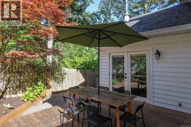 1285 HURFORD AVENUE, Courtenay 3