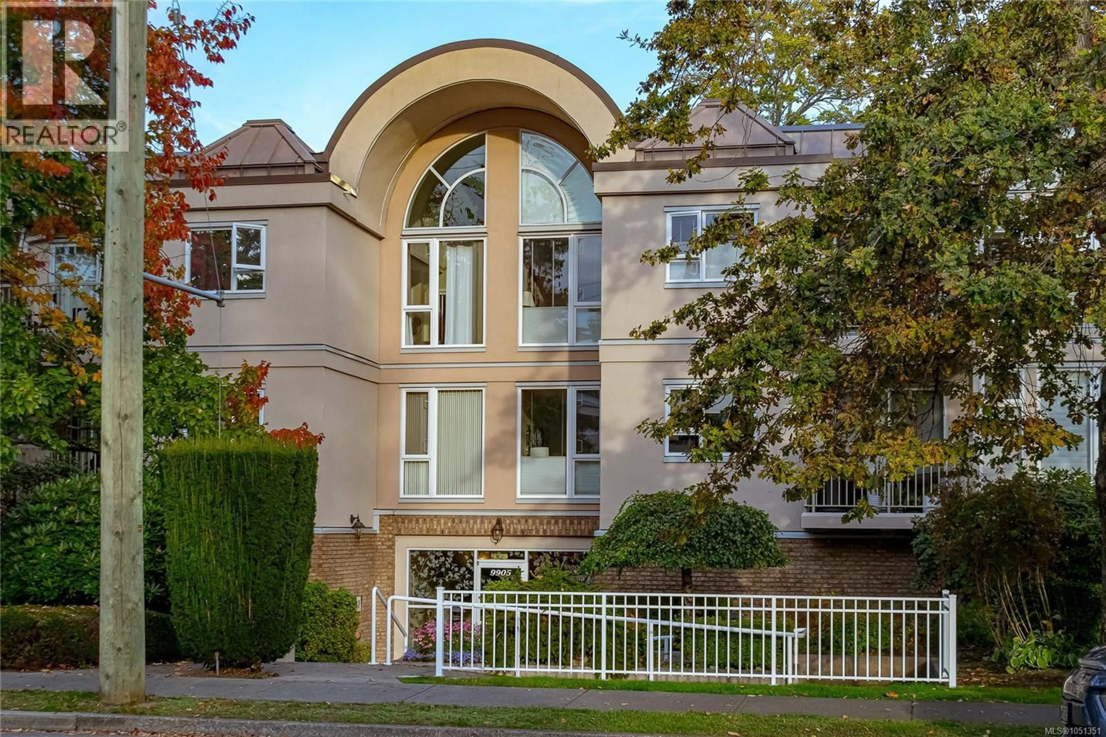 Unknown for 201 - 9905 FIFTH STREET, Sidney British Columbia V8L2X6