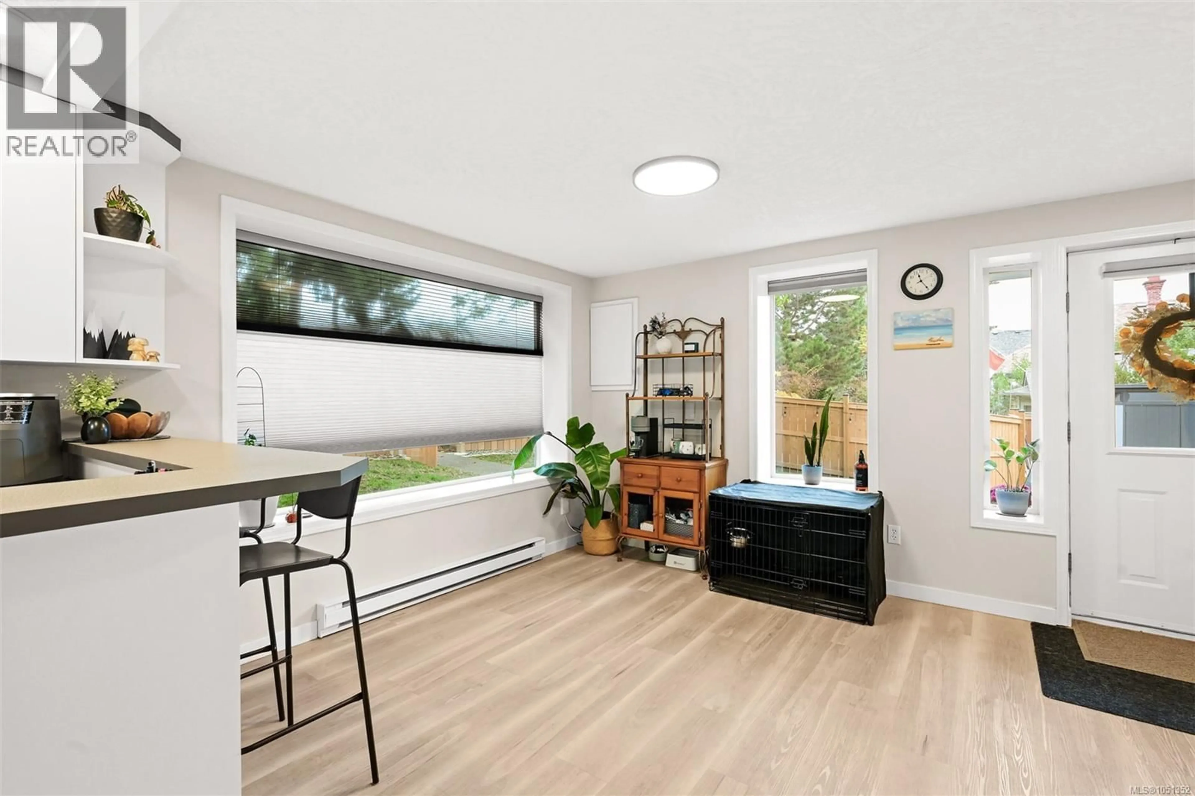 Unknown for 2207 VICTOR STREET, Victoria British Columbia V8R4C6