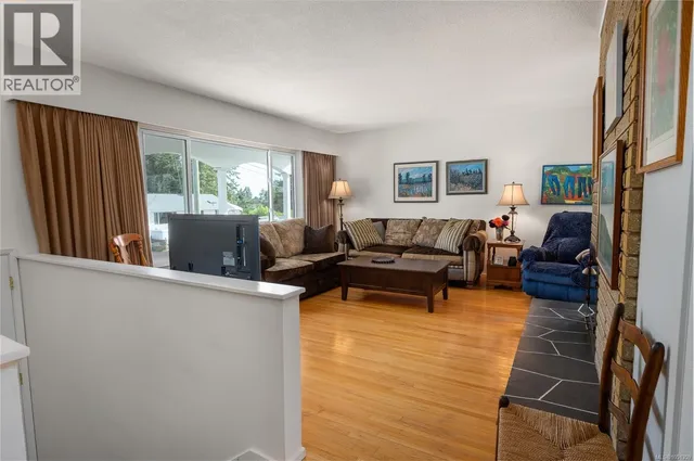 2061 FOREST DRIVE, Nanaimo 5