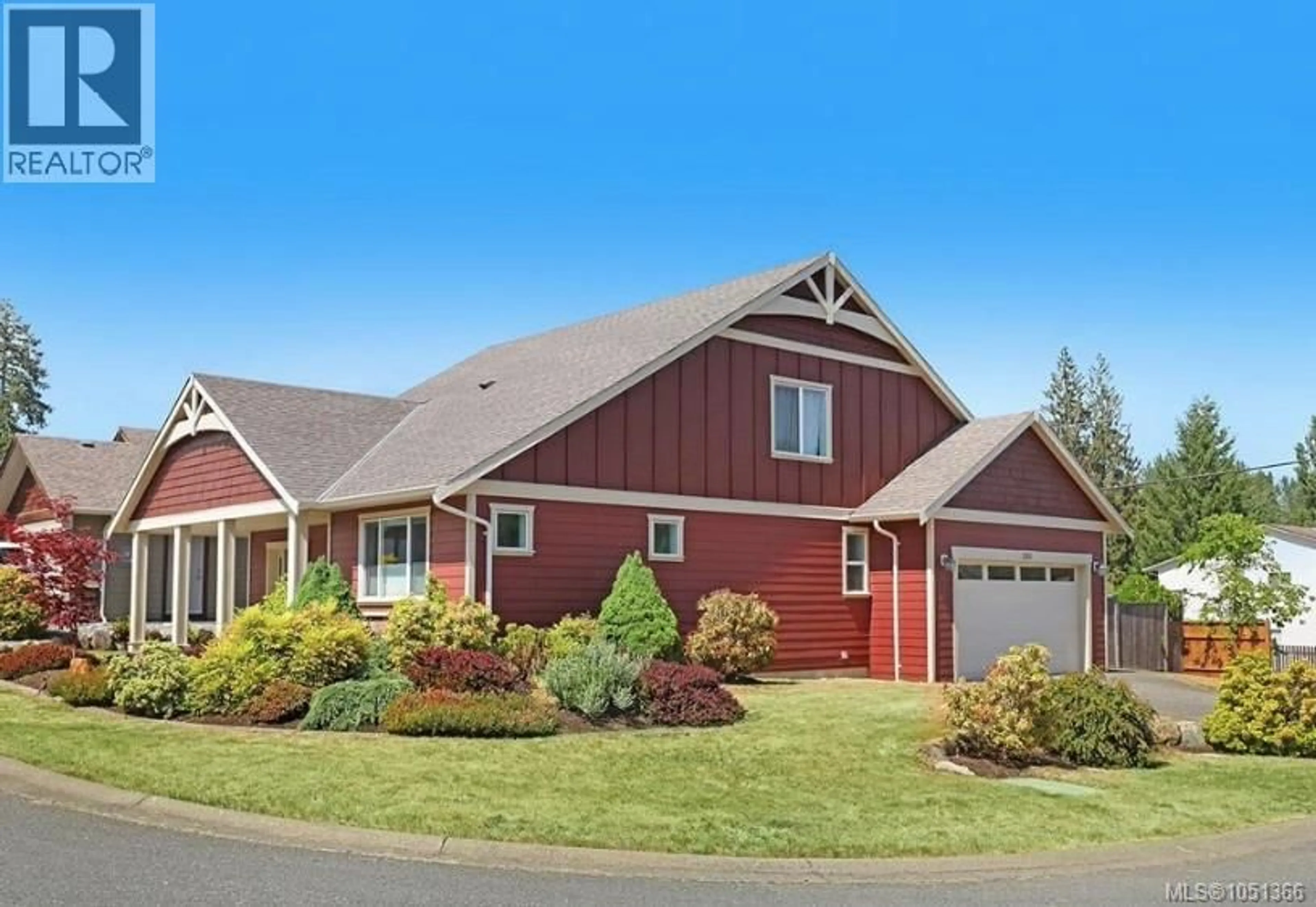 Home with vinyl exterior material, street for 201 - 303 ARDEN ROAD, Courtenay British Columbia V9N0A8
