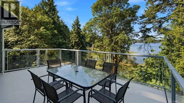 302 ROLAND ROAD, Ladysmith 4