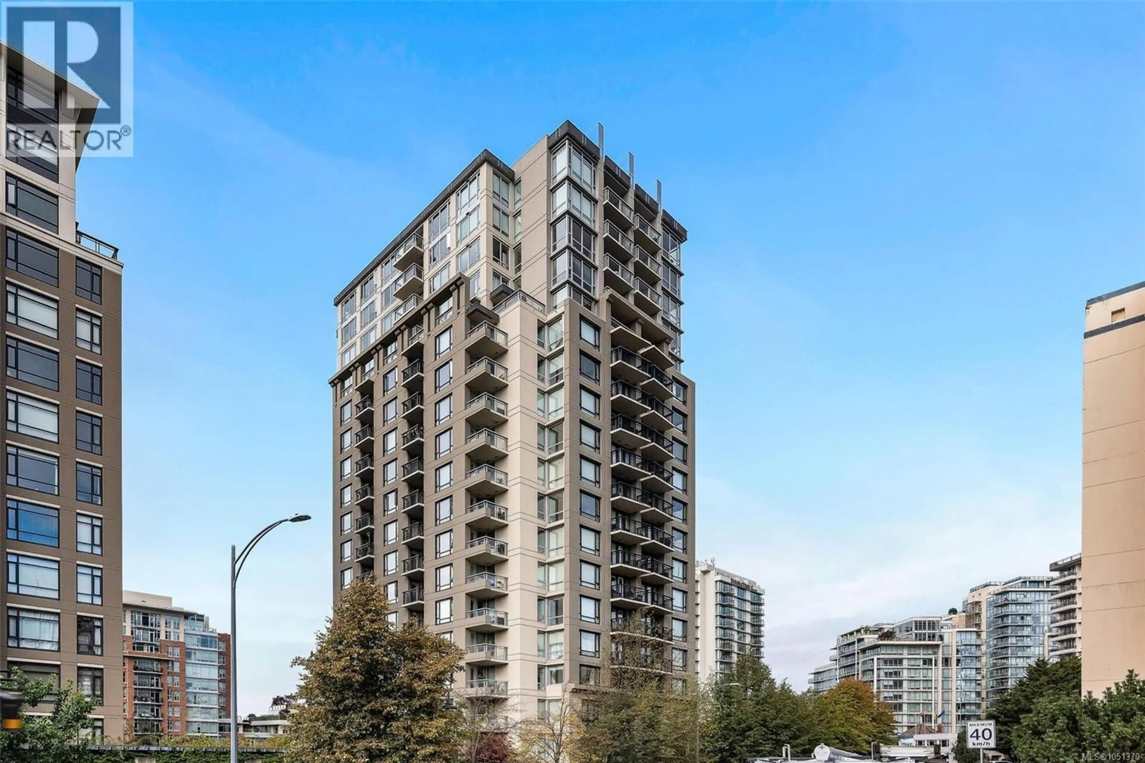 Unknown for 1001 - 751 FAIRFIELD ROAD, Victoria British Columbia V8W4A4