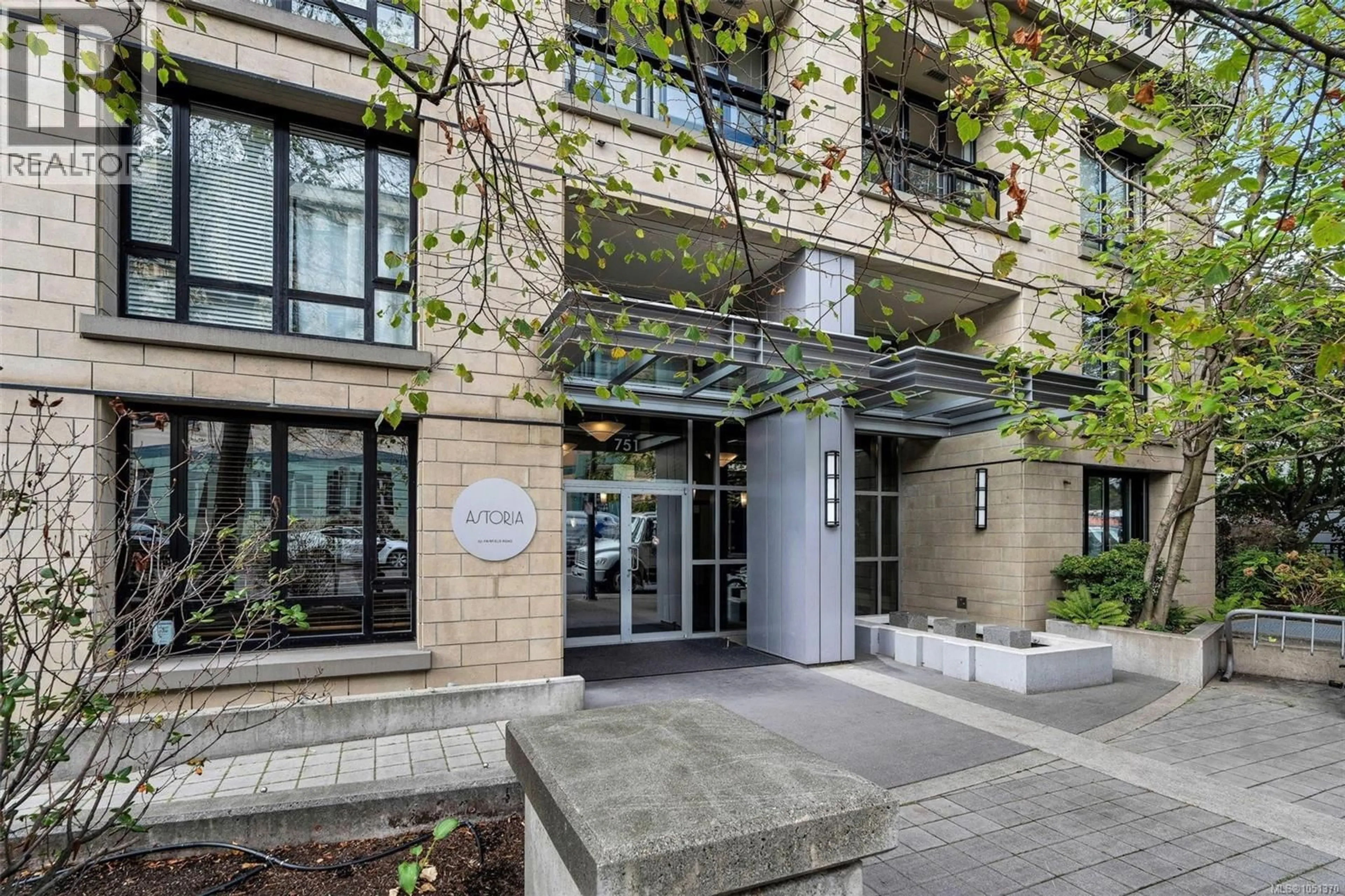 Unknown for 1001 - 751 FAIRFIELD ROAD, Victoria British Columbia V8W4A4