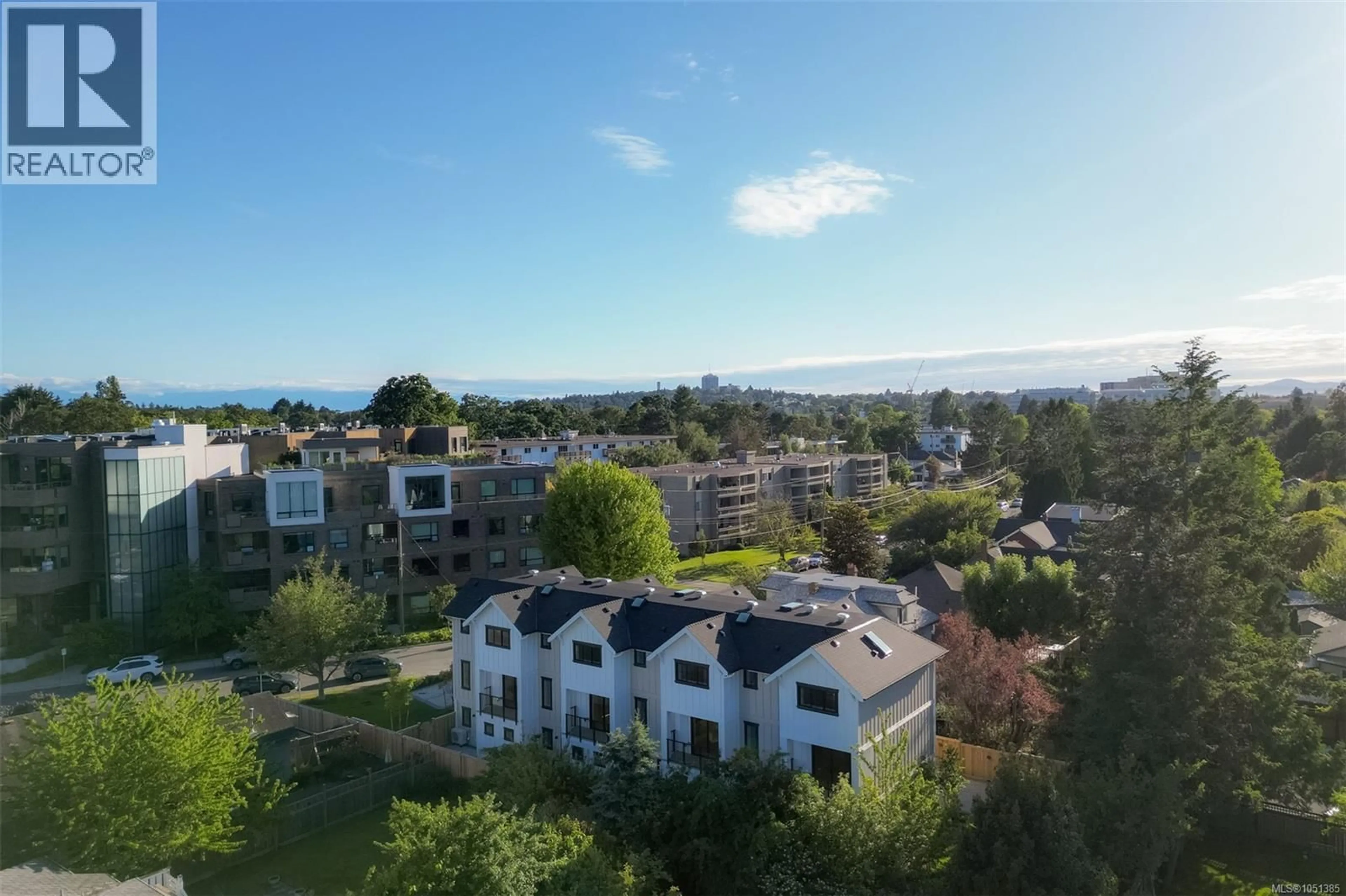 A pic from outside/outdoor area/front of a property/back of a property/a pic from drone, unknown for 3 - 2268 BOWKER AVENUE, Oak Bay British Columbia V8R2E4