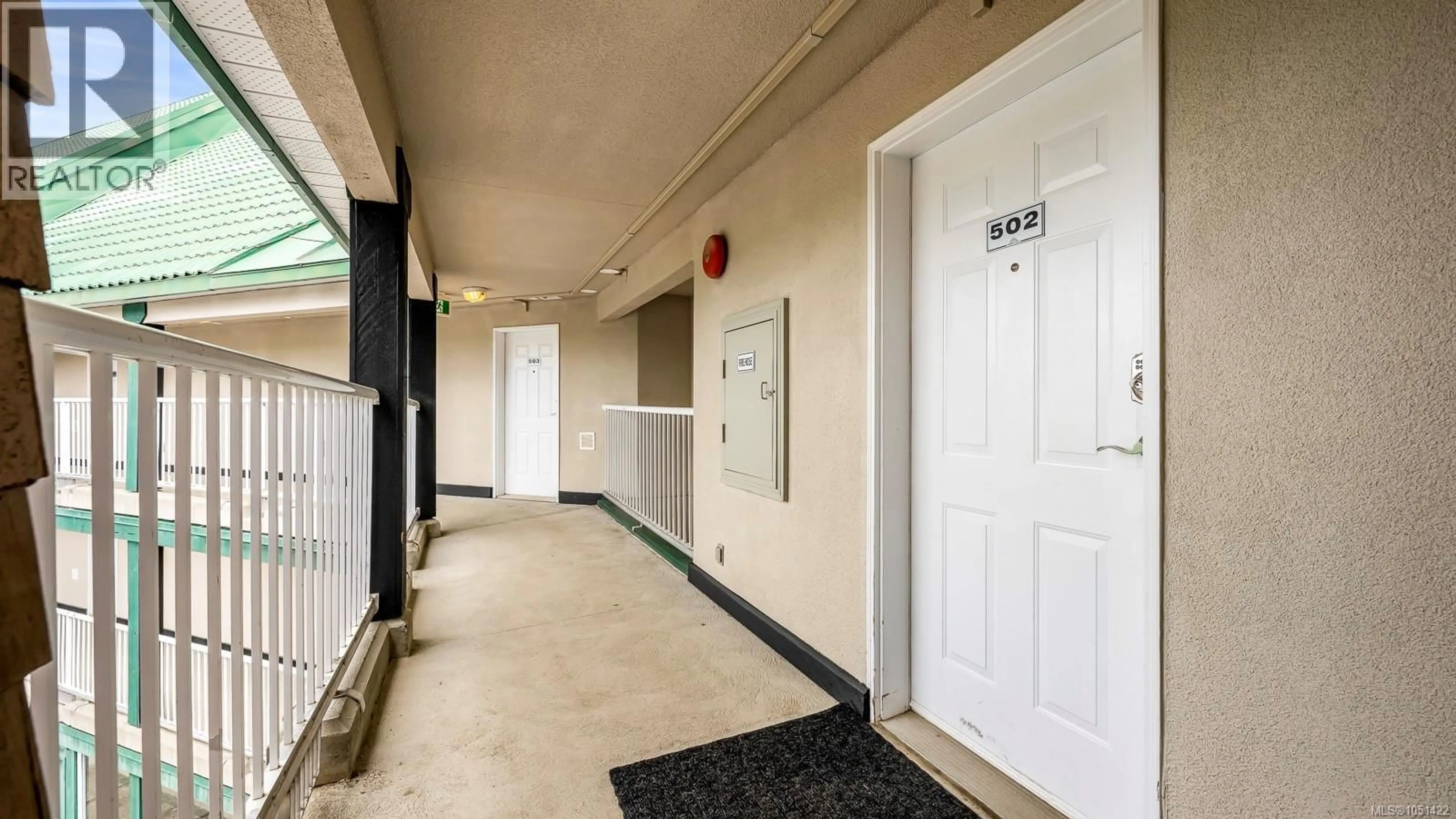 Indoor foyer for 502 - 1201 HENRY ROAD, Courtenay British Columbia V9N7P2