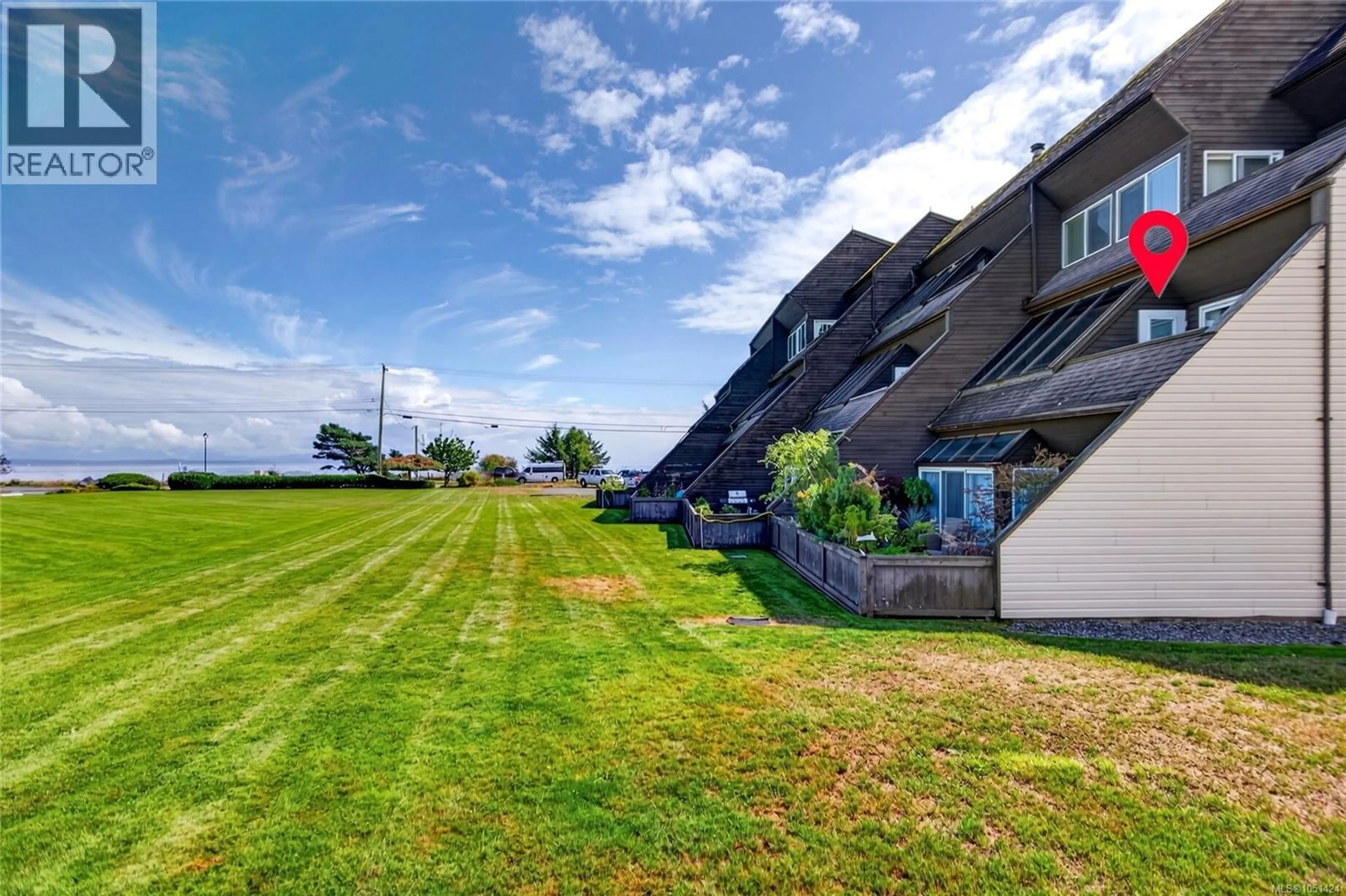 Patio, water/lake/river/ocean view for 108 - 2740 ISLAND HIGHWAY SOUTH, Campbell River British Columbia V9W1C7
