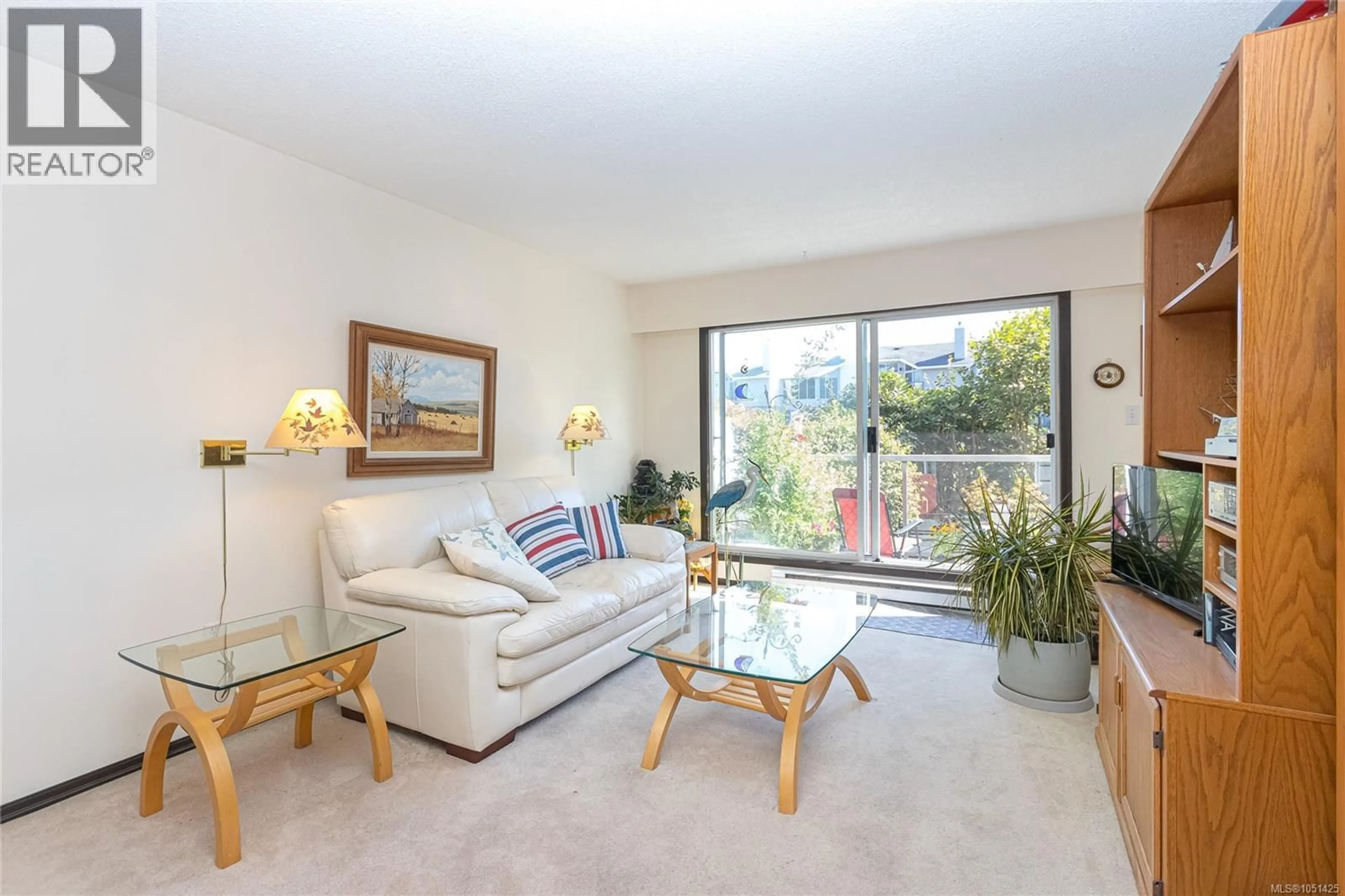 Living room with furniture, unknown for 105 - 10461 RESTHAVEN DRIVE, Sidney British Columbia V8L3H6