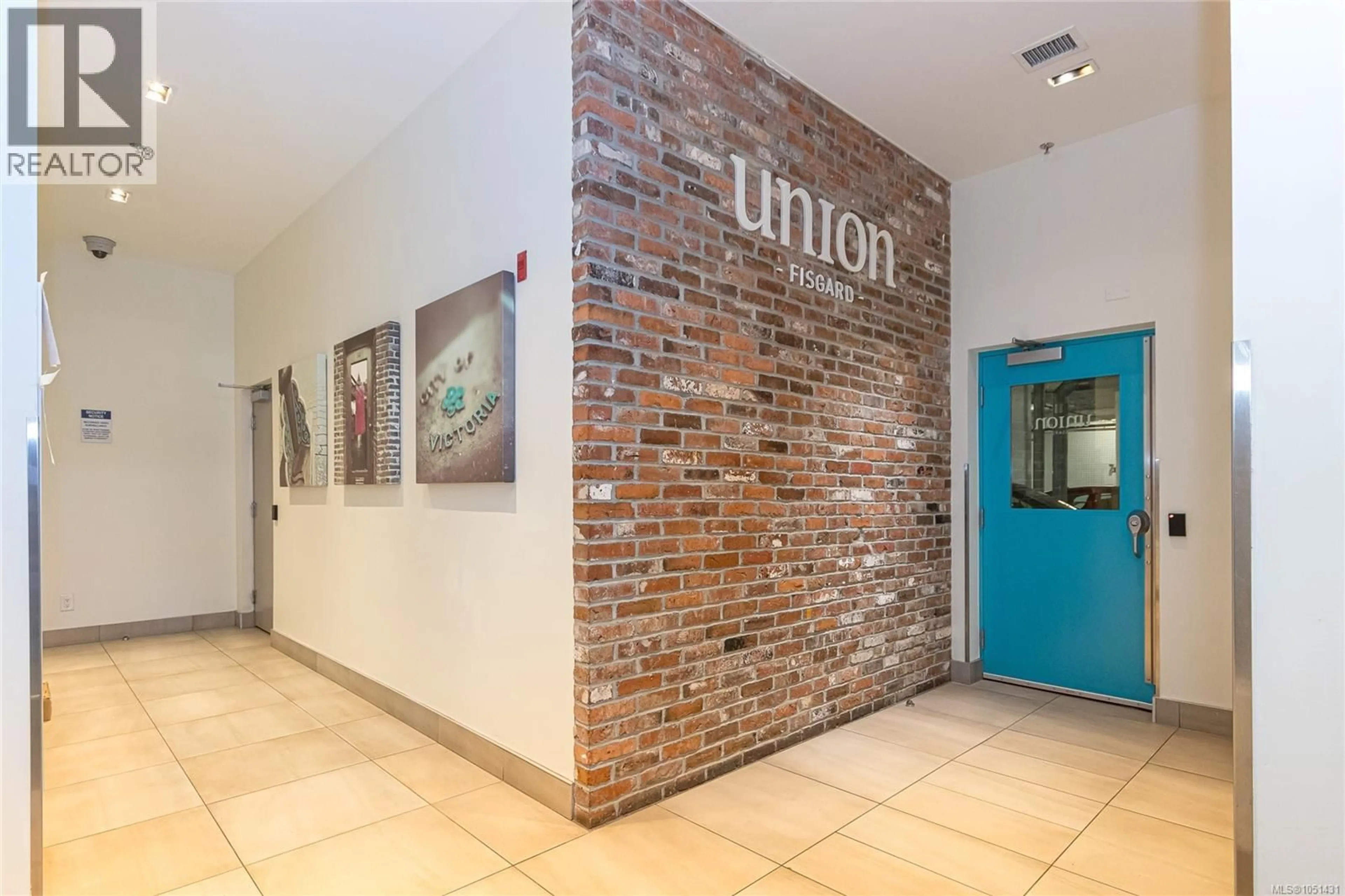 Indoor foyer for 501 - 517 FISGARD STREET, Victoria British Columbia V8W0C5