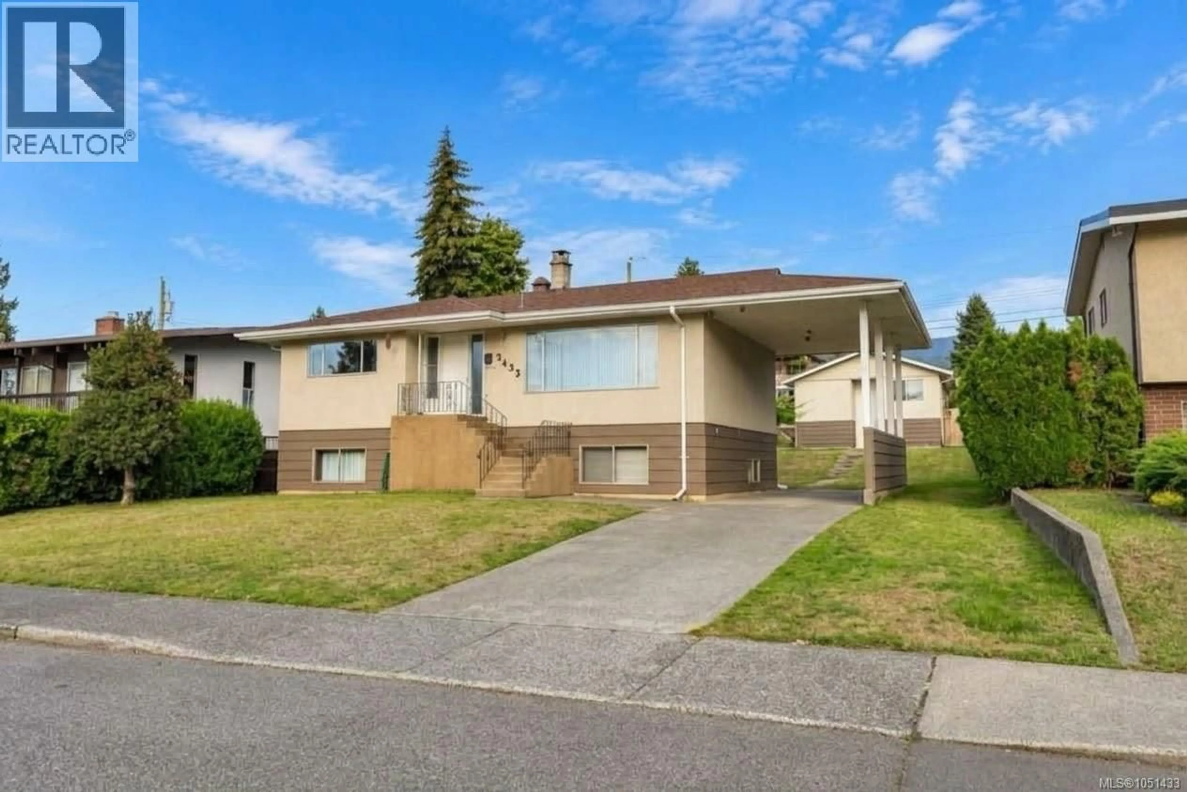 Home with vinyl exterior material, street for 2433 5TH AVENUE, Port Alberni British Columbia V9Y2G6