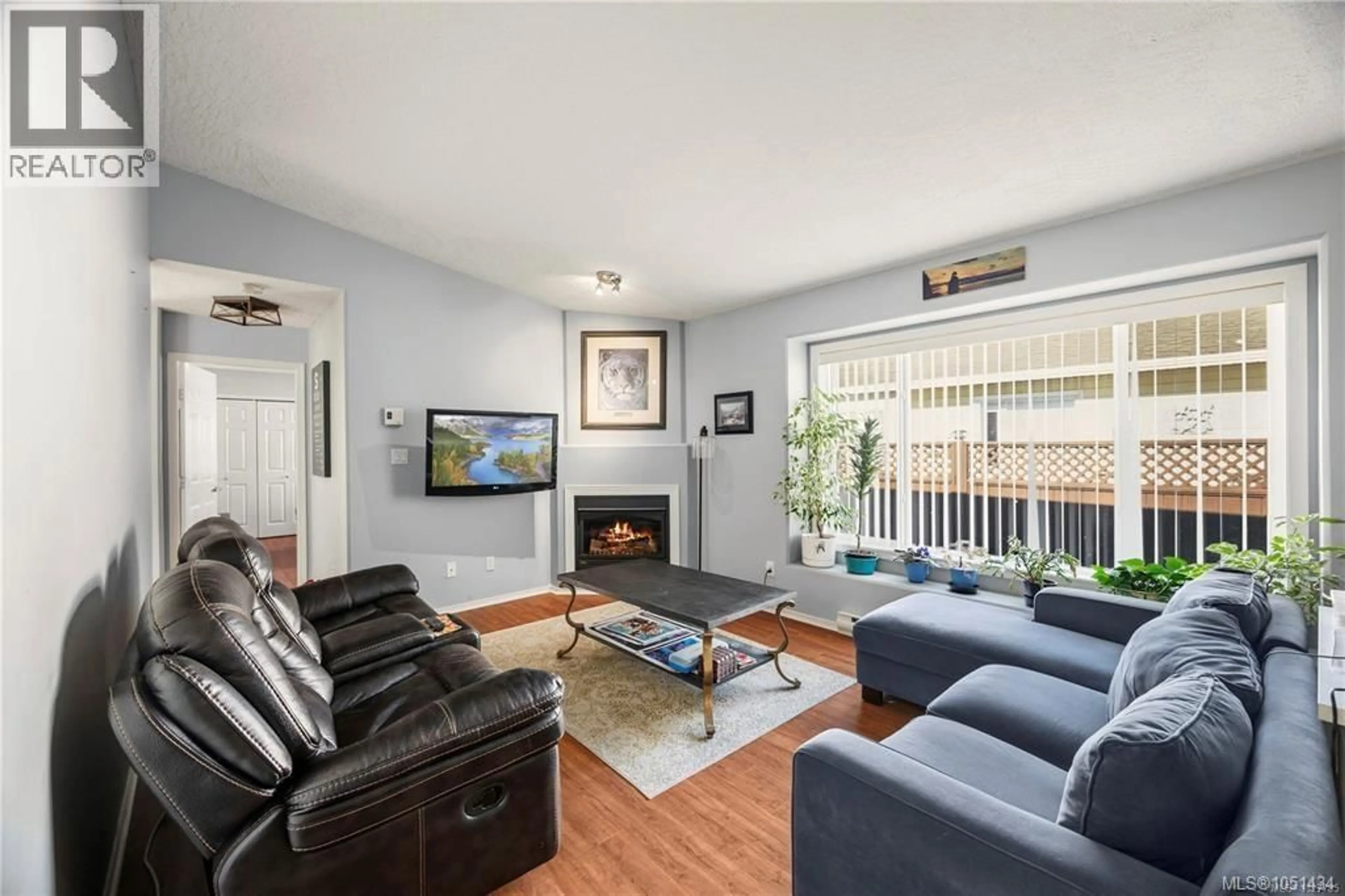 Living room with furniture, unknown for 57 - 7570 TETAYUT ROAD, Central Saanich British Columbia V8M2H4