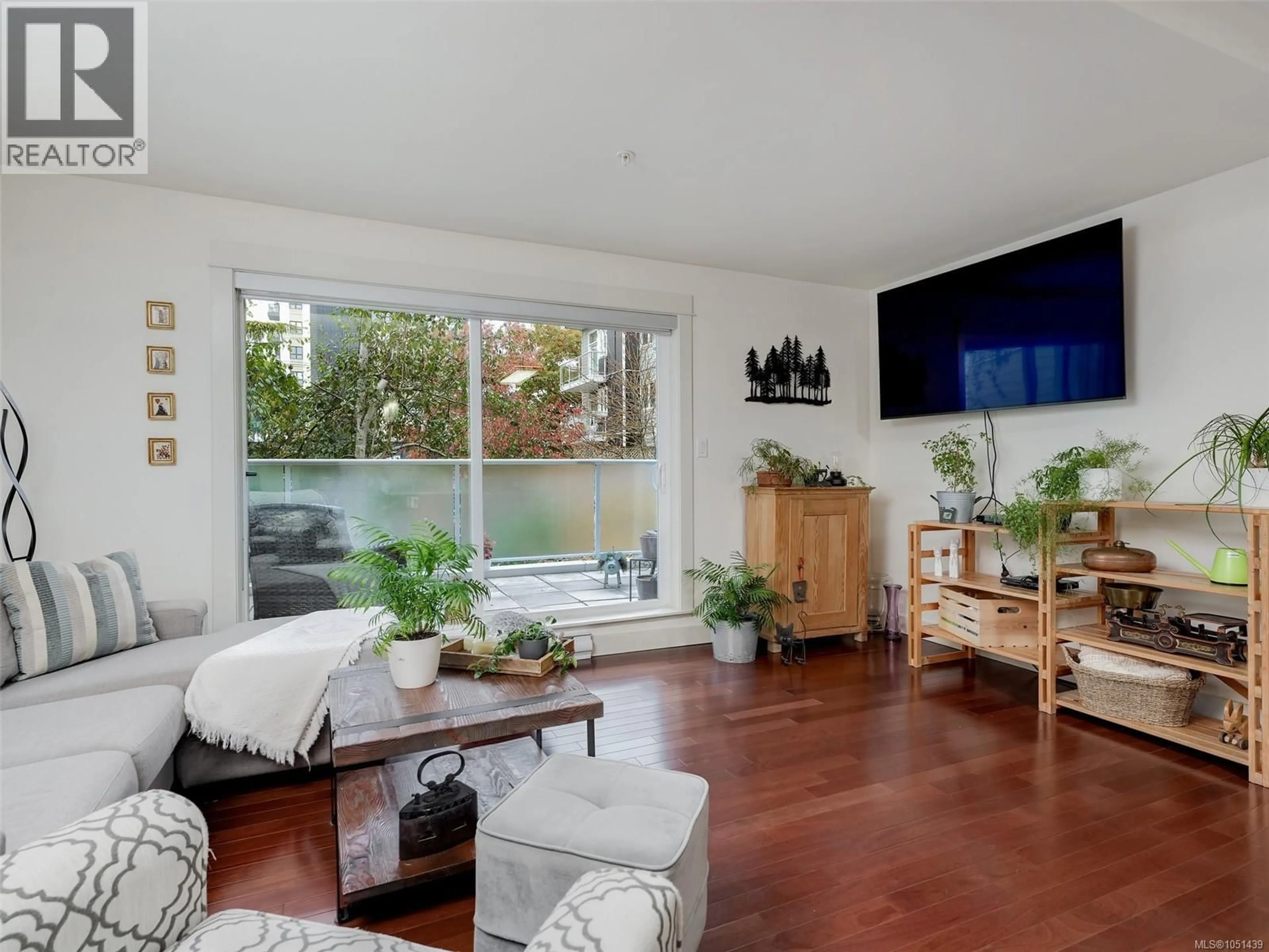 Living room with furniture, unknown for 210 - 1315 ESQUIMALT ROAD, Esquimalt British Columbia V9A3P5