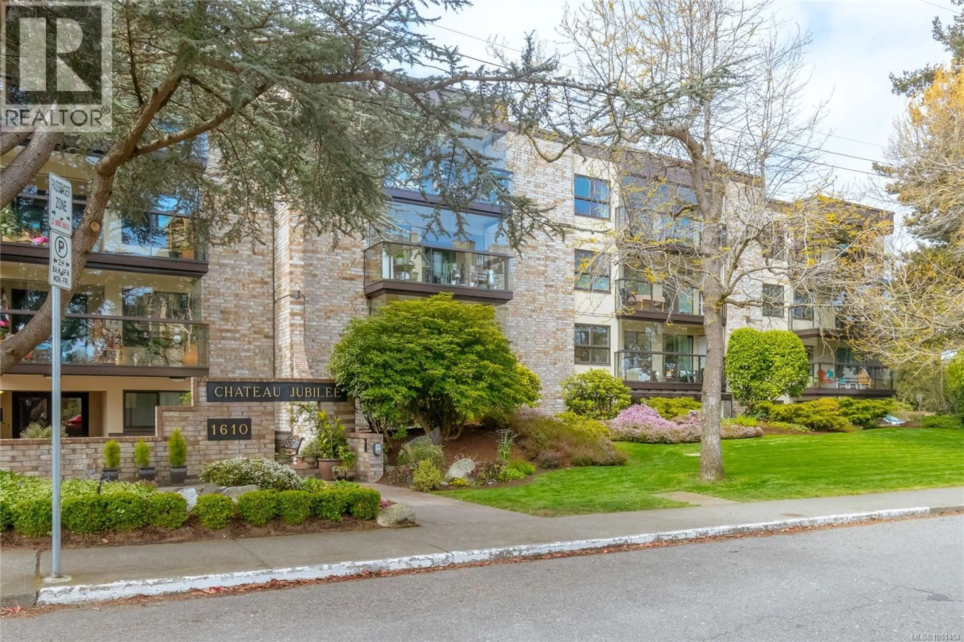 Unknown for 205 - 1610 JUBILEE AVENUE, Victoria British Columbia V8R6P3