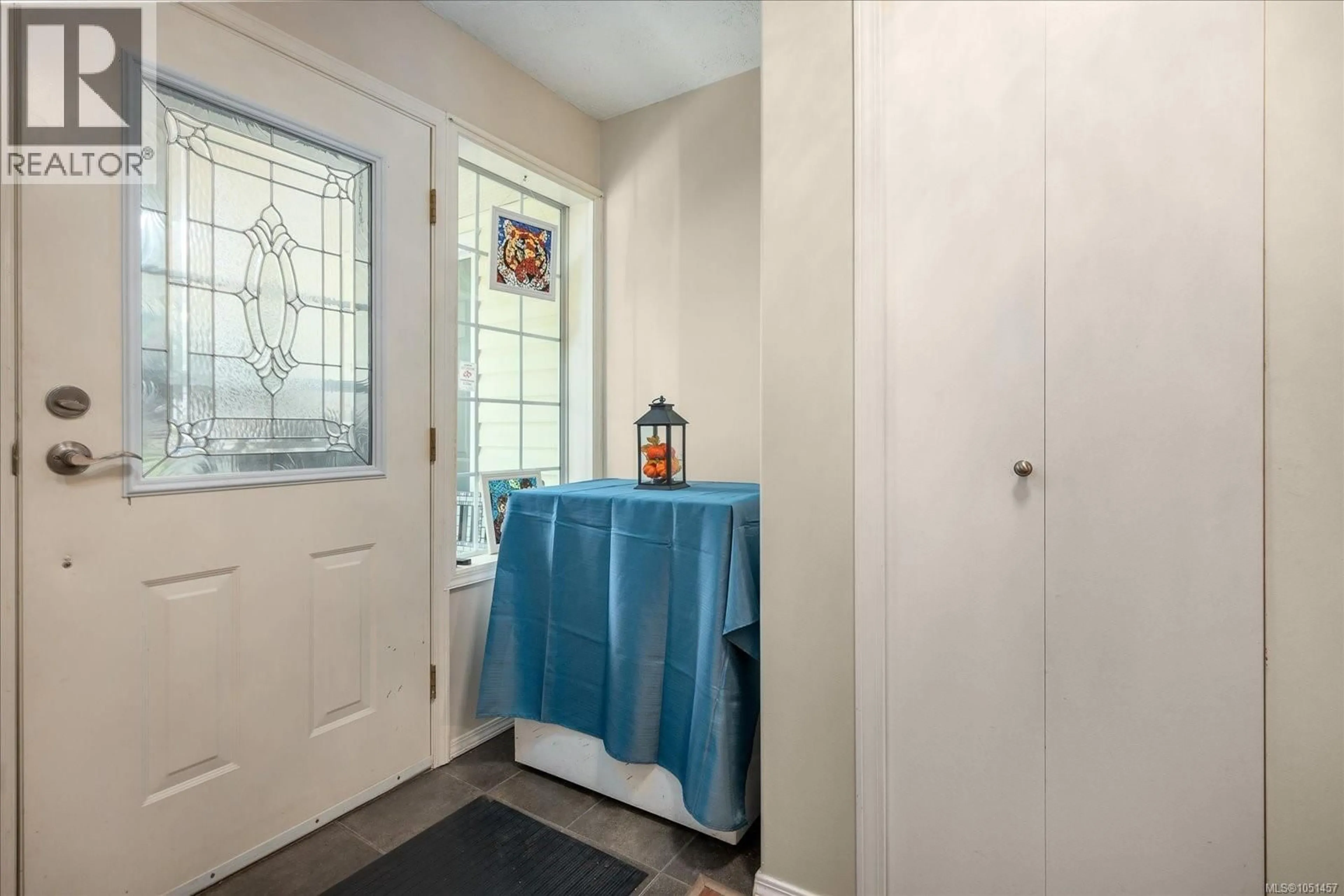 Indoor entryway for 555 HOOPER PLACE, Ladysmith British Columbia V9G1W5