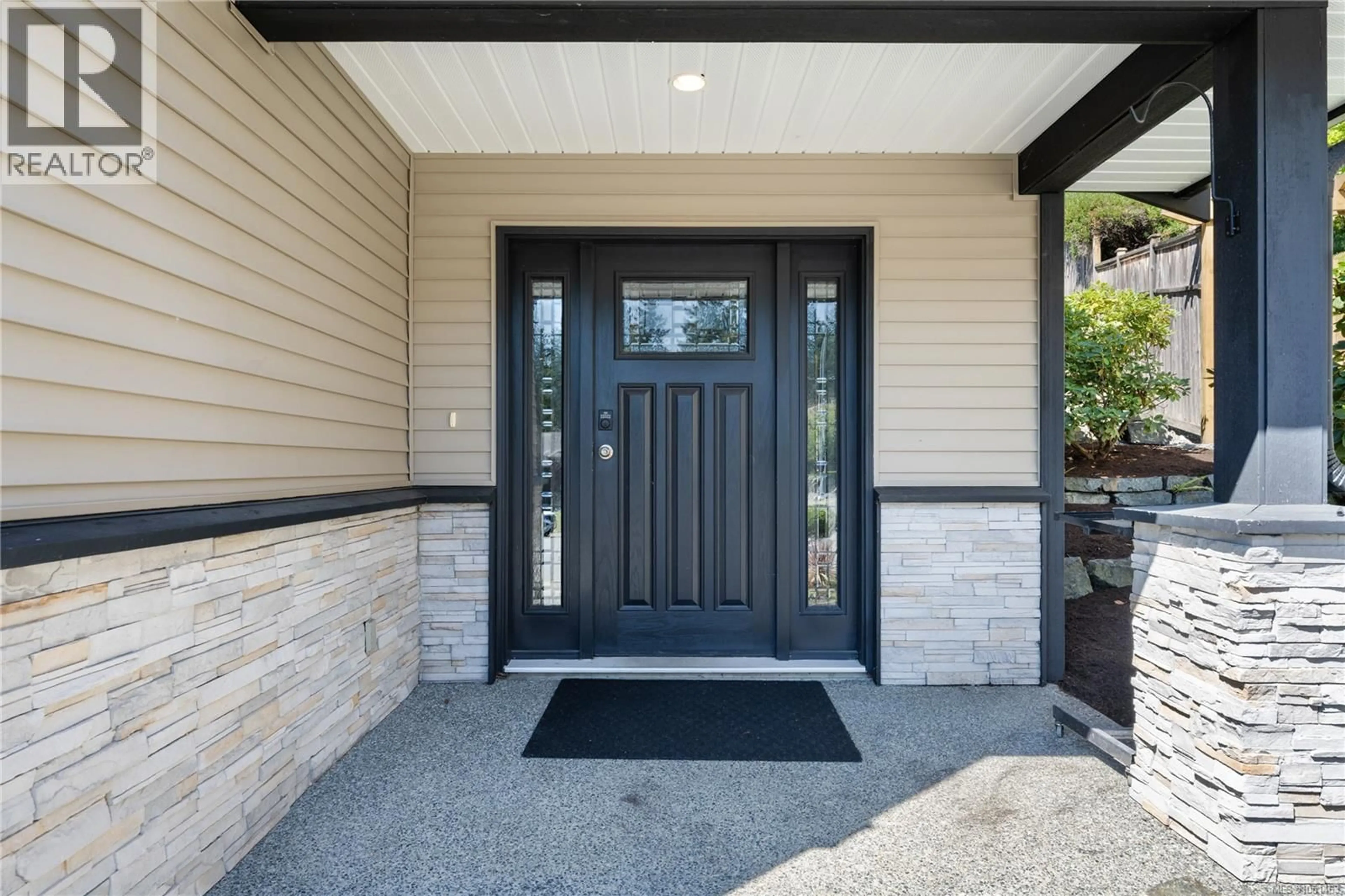 Indoor entryway for 5141 OWLSTONE PLACE, Nanaimo British Columbia V9T0B4