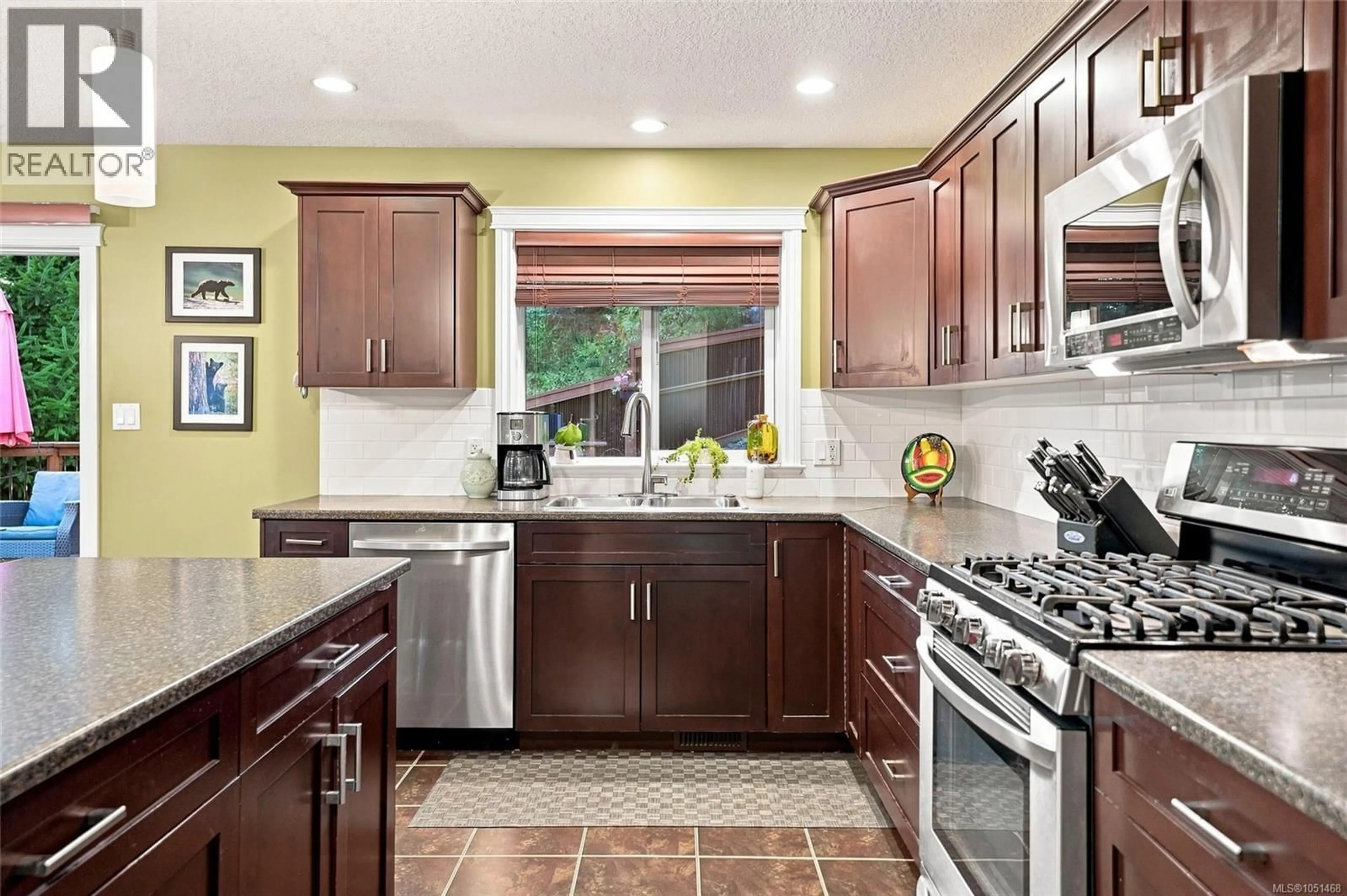 Open concept kitchen, ceramic/tile floor for 5161 OWLSTONE PLACE, Nanaimo British Columbia V9T0B4