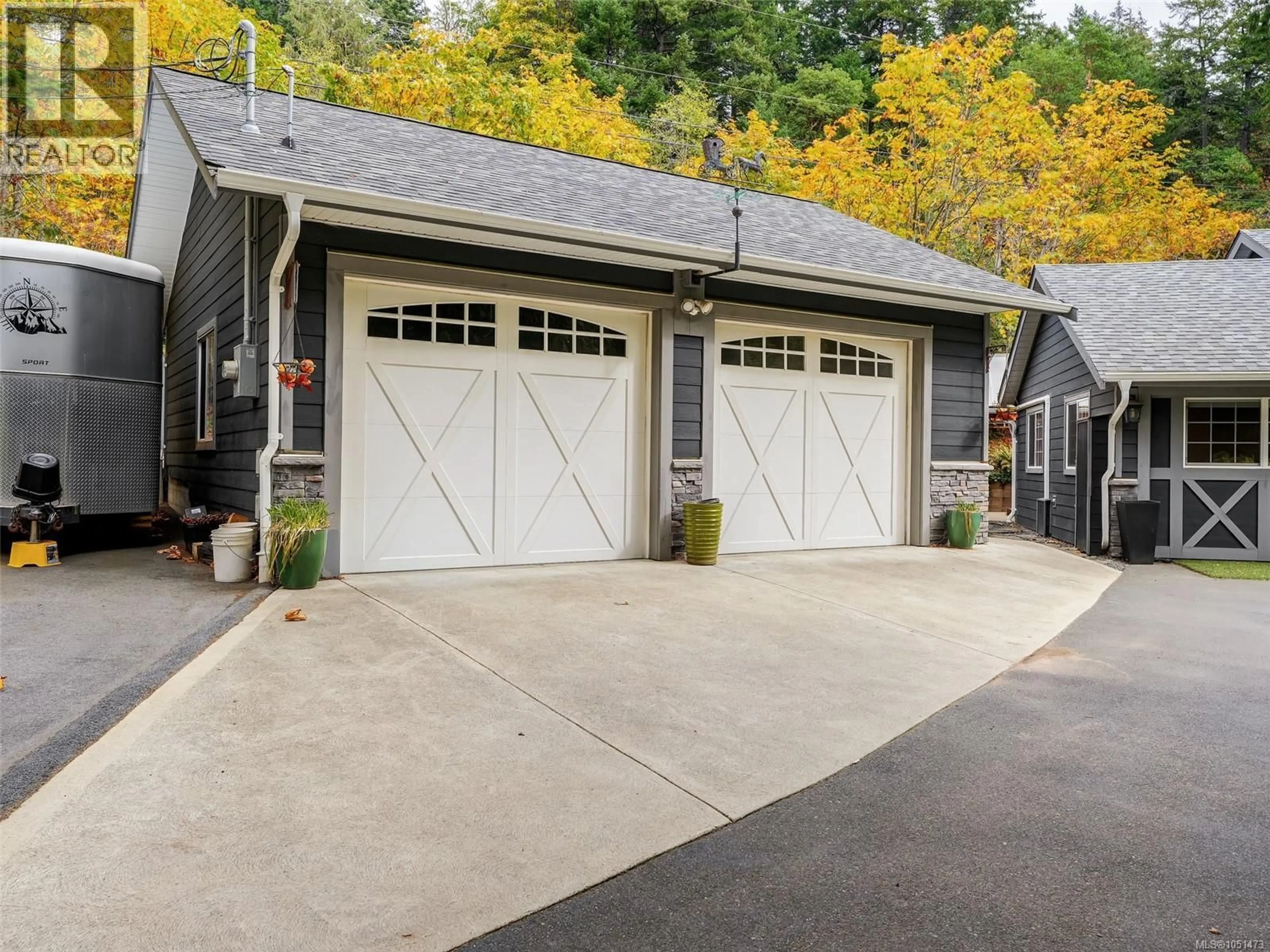 Indoor garage for 905 WORRALL DRIVE, Langford British Columbia V9C3C8
