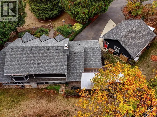905 WORRALL DRIVE, Langford 3