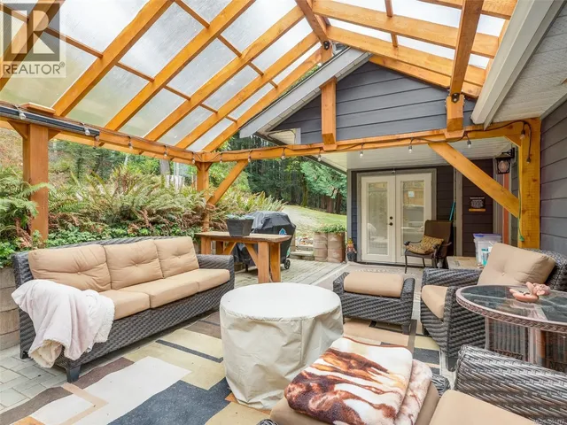 905 WORRALL DRIVE, Langford 4
