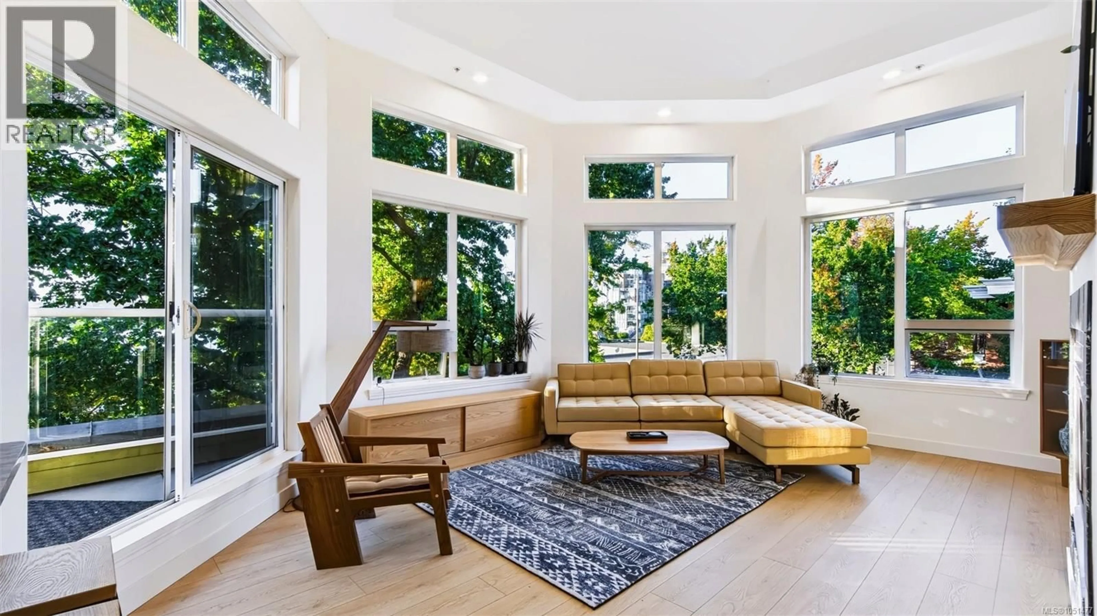 Living room with furniture, unknown for 15 - 60 DALLAS ROAD, Victoria British Columbia V8V1A2