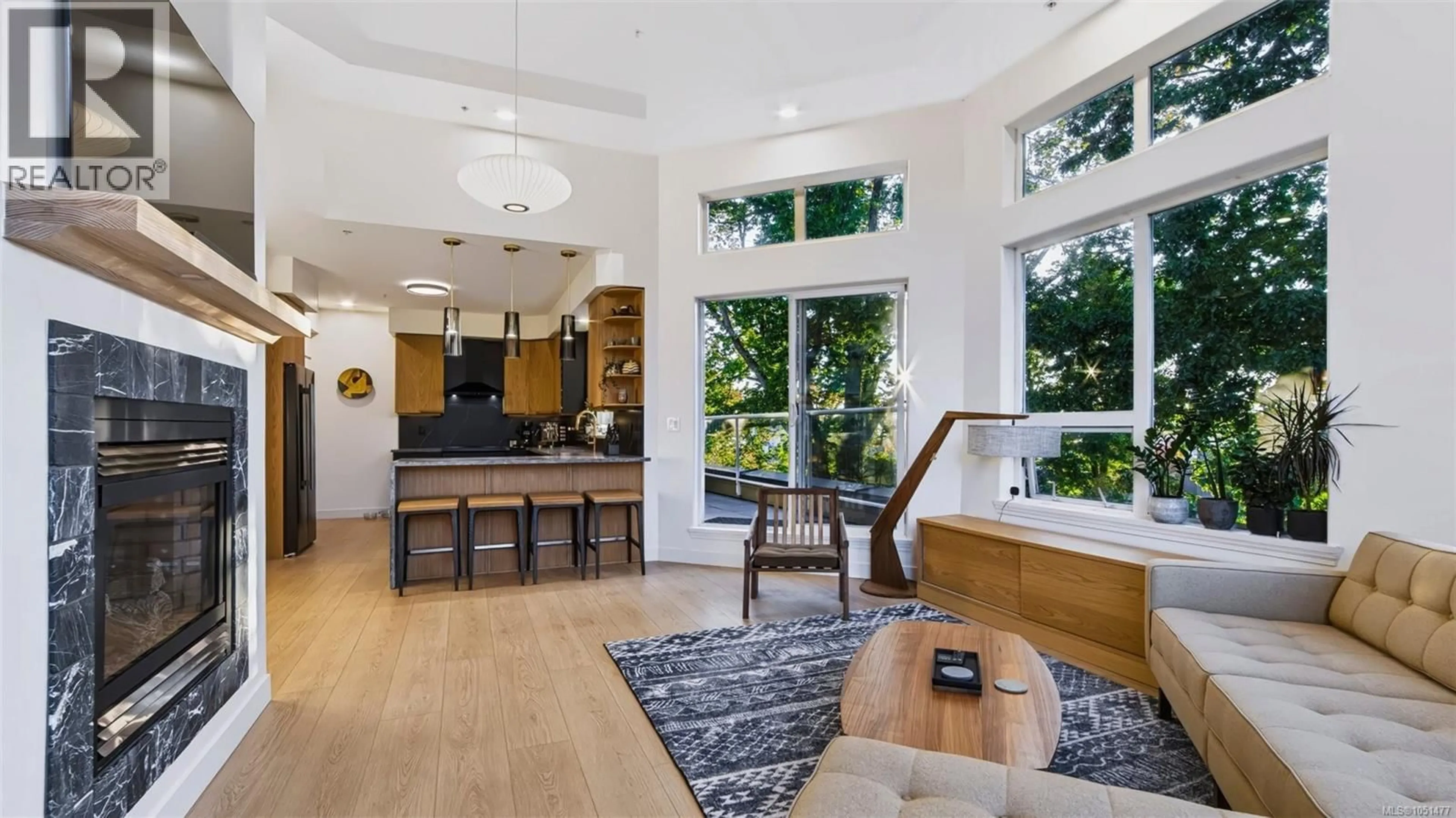 Open concept kitchen, ceramic/tile floor for 15 - 60 DALLAS ROAD, Victoria British Columbia V8V1A2