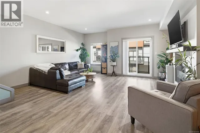 103 - 687 STRANDLUND AVENUE, Langford 2