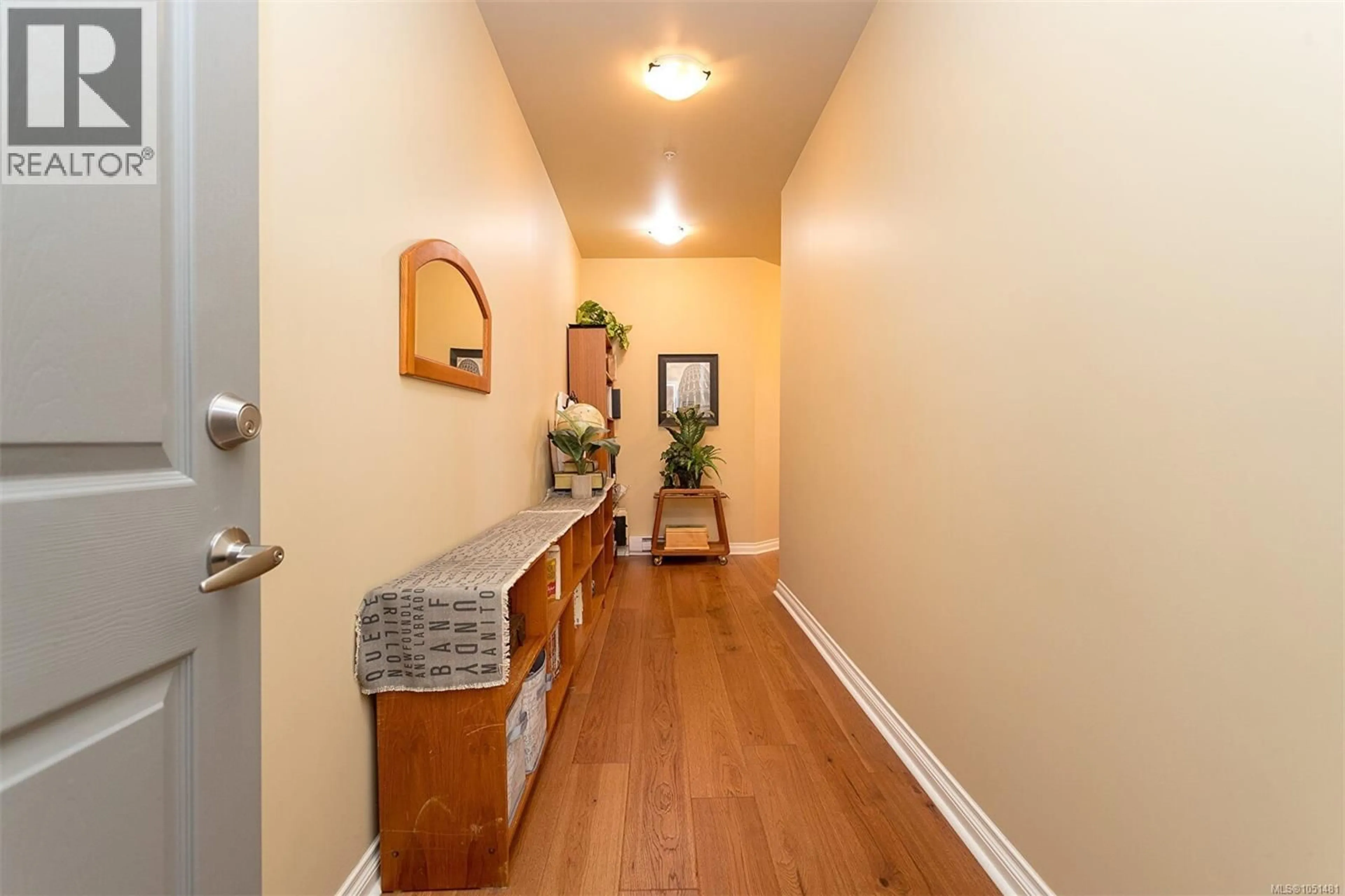 Indoor entryway for 204 - 866 GOLDSTREAM AVENUE, Langford British Columbia V9B0J3