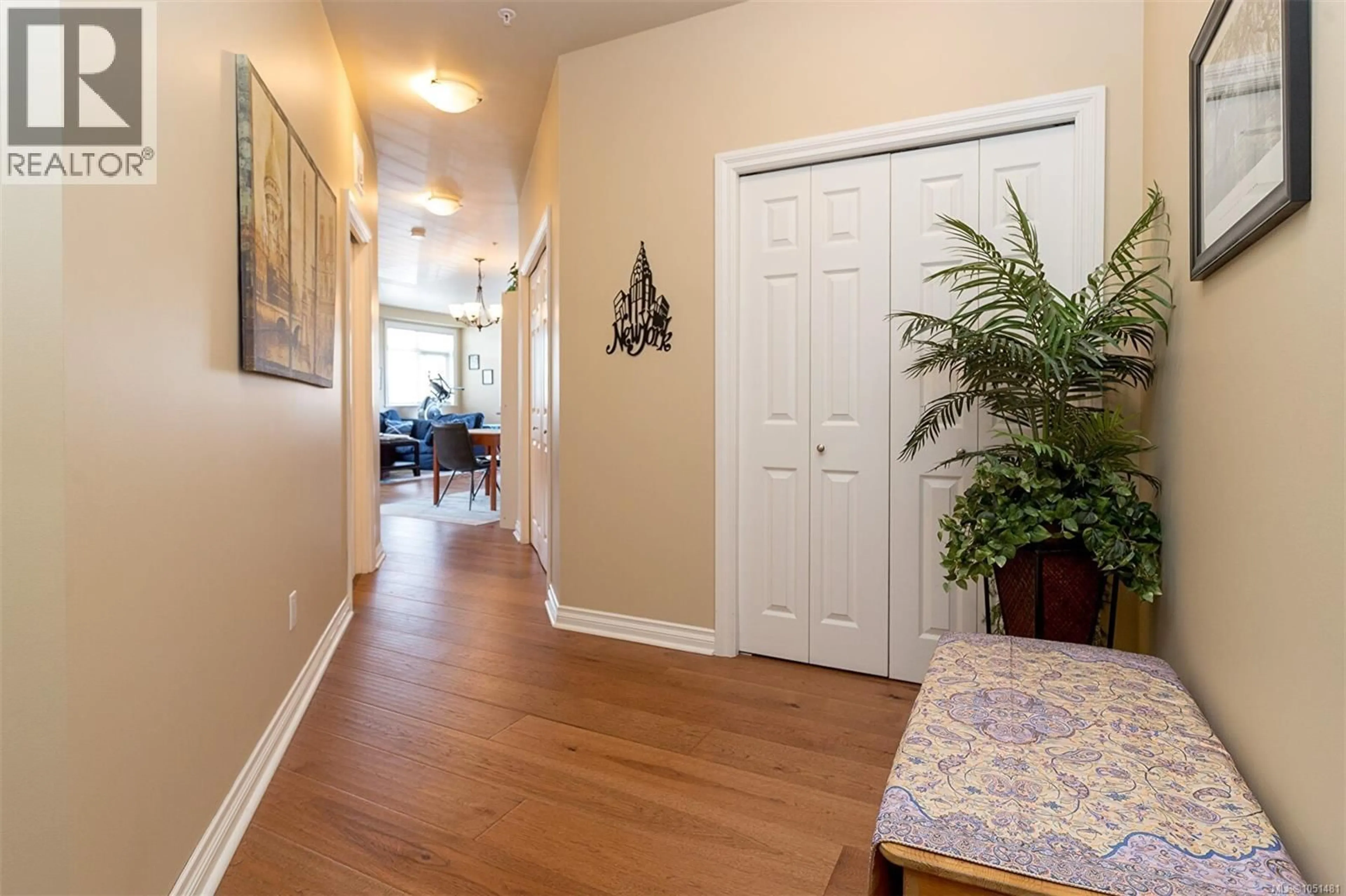 Indoor entryway for 204 - 866 GOLDSTREAM AVENUE, Langford British Columbia V9B0J3