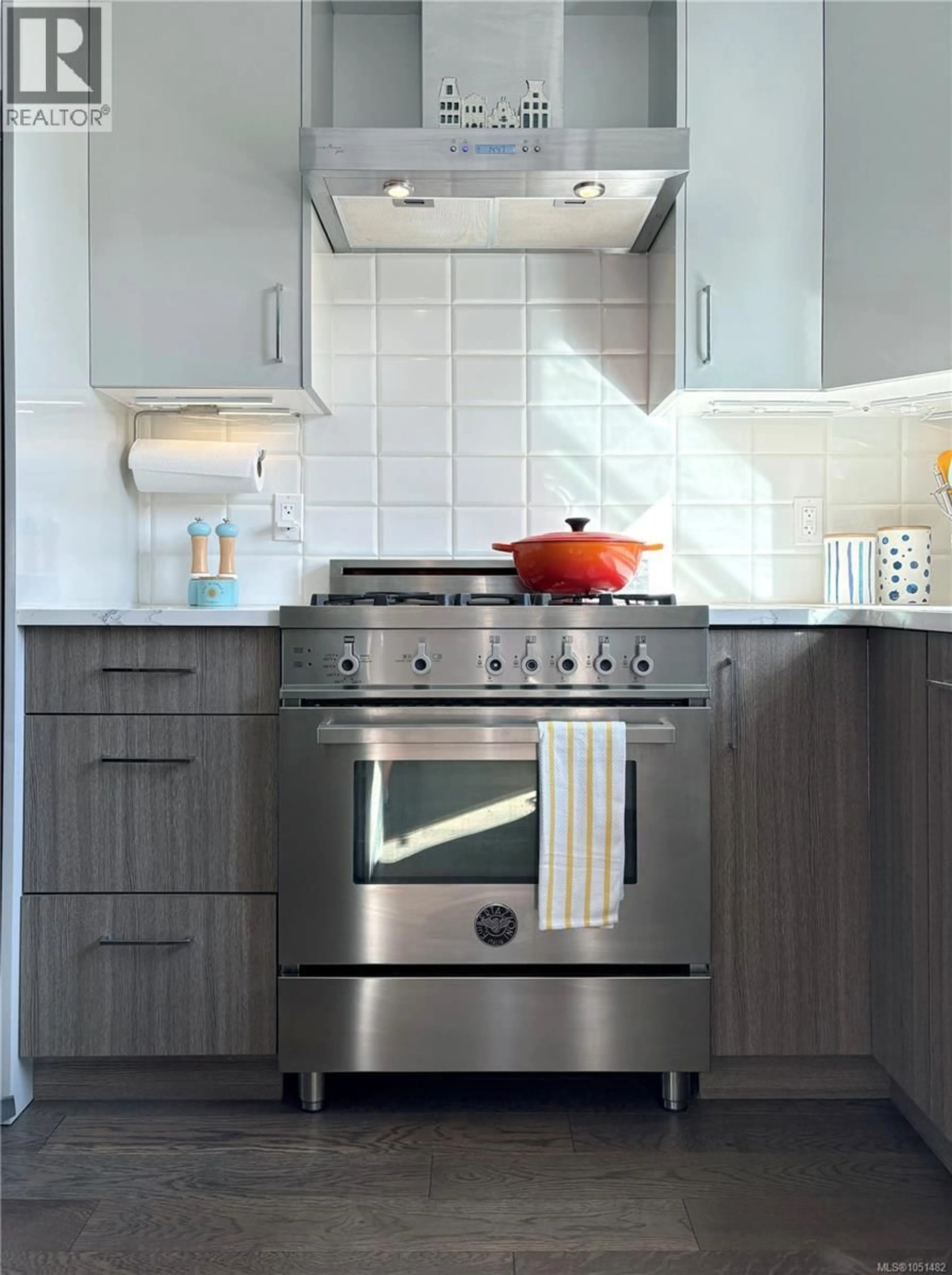 Contemporary kitchen, ceramic/tile floor for 104 - 3999 CEDAR HILL ROAD, Saanich British Columbia V8P3B5