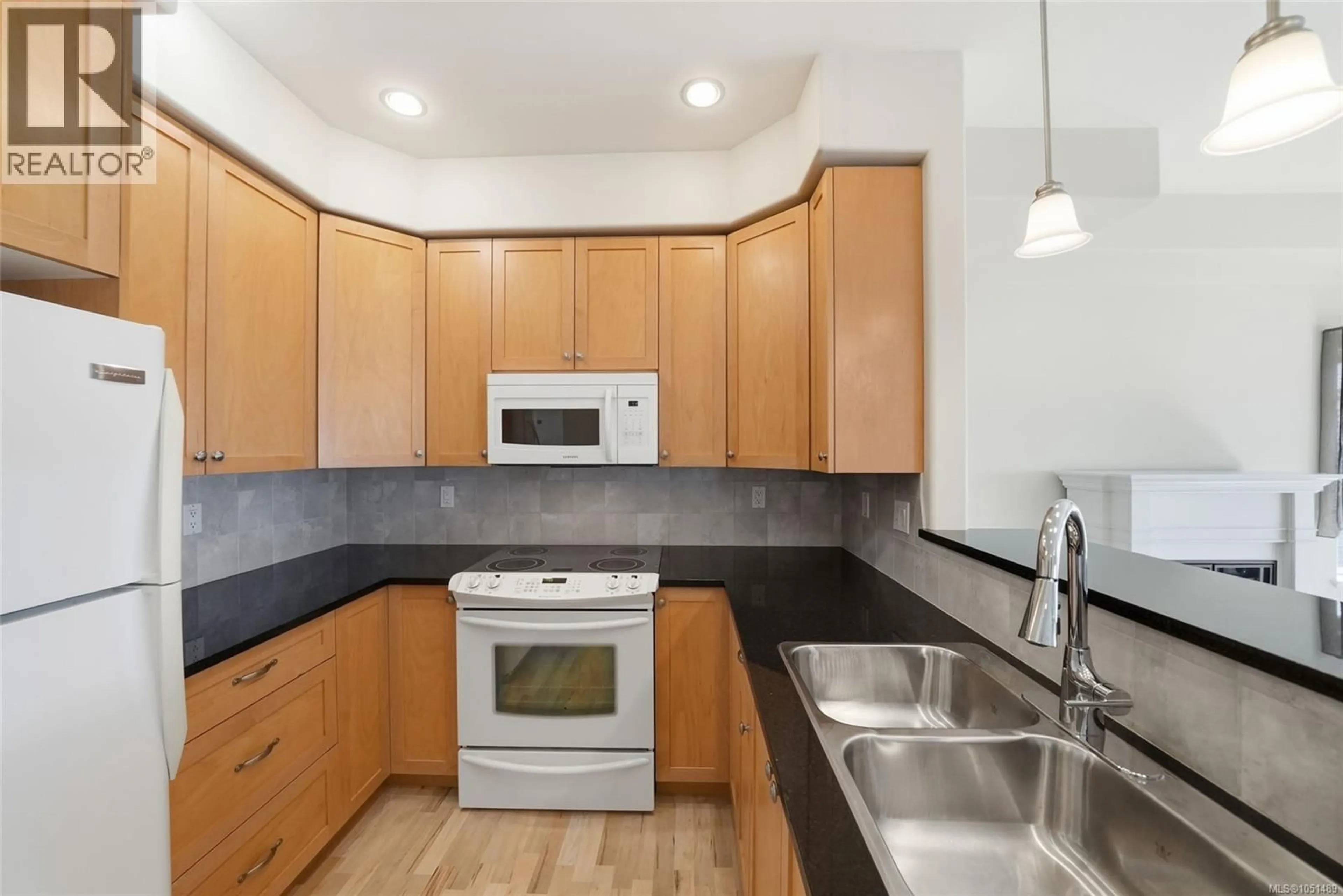 Standard kitchen, unknown for 211 - 399 WEMBLEY ROAD, Parksville British Columbia V9P0A6