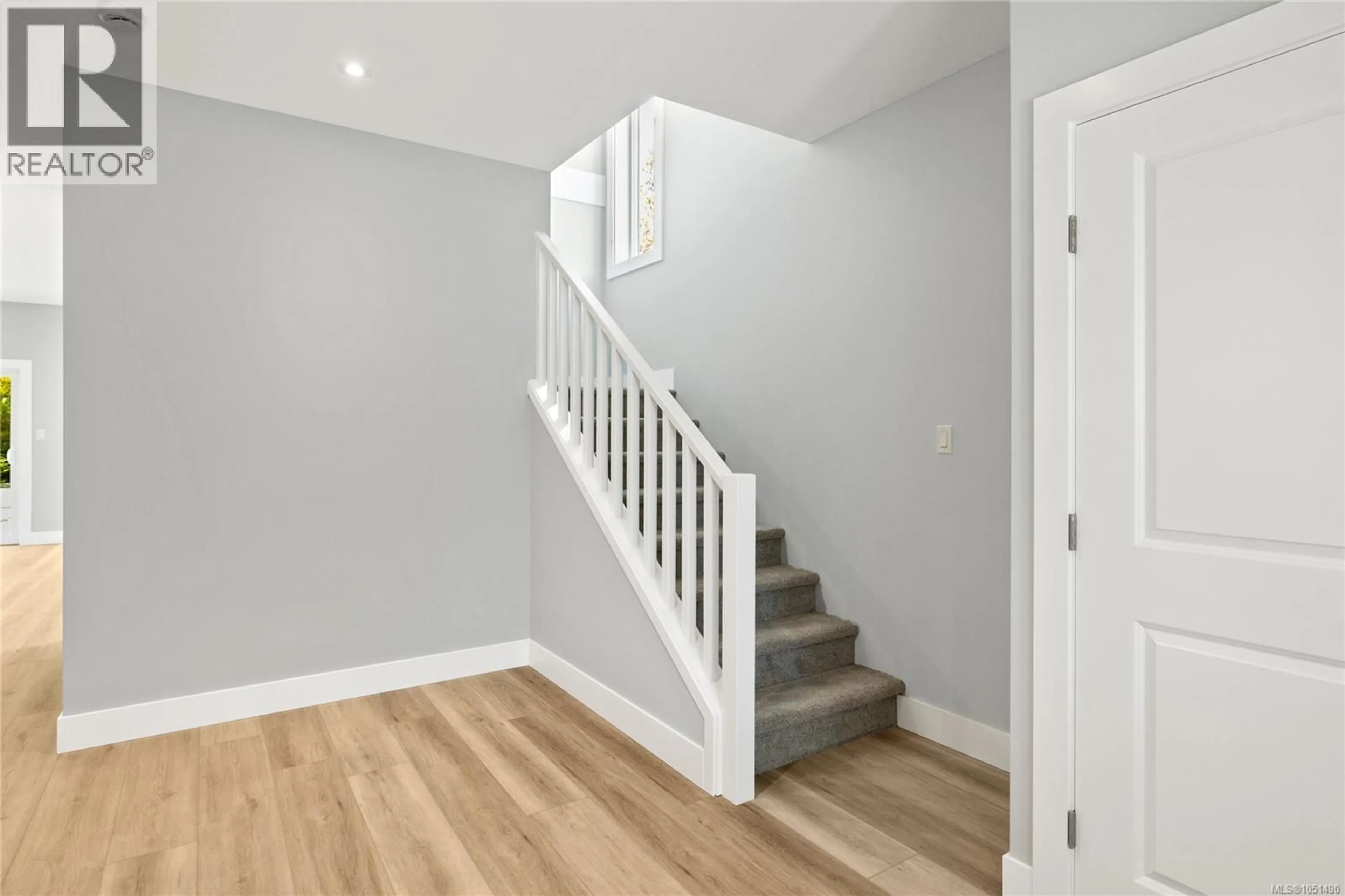 Stairs for 153 ELK ROAD, Lake Cowichan British Columbia V0R2G0