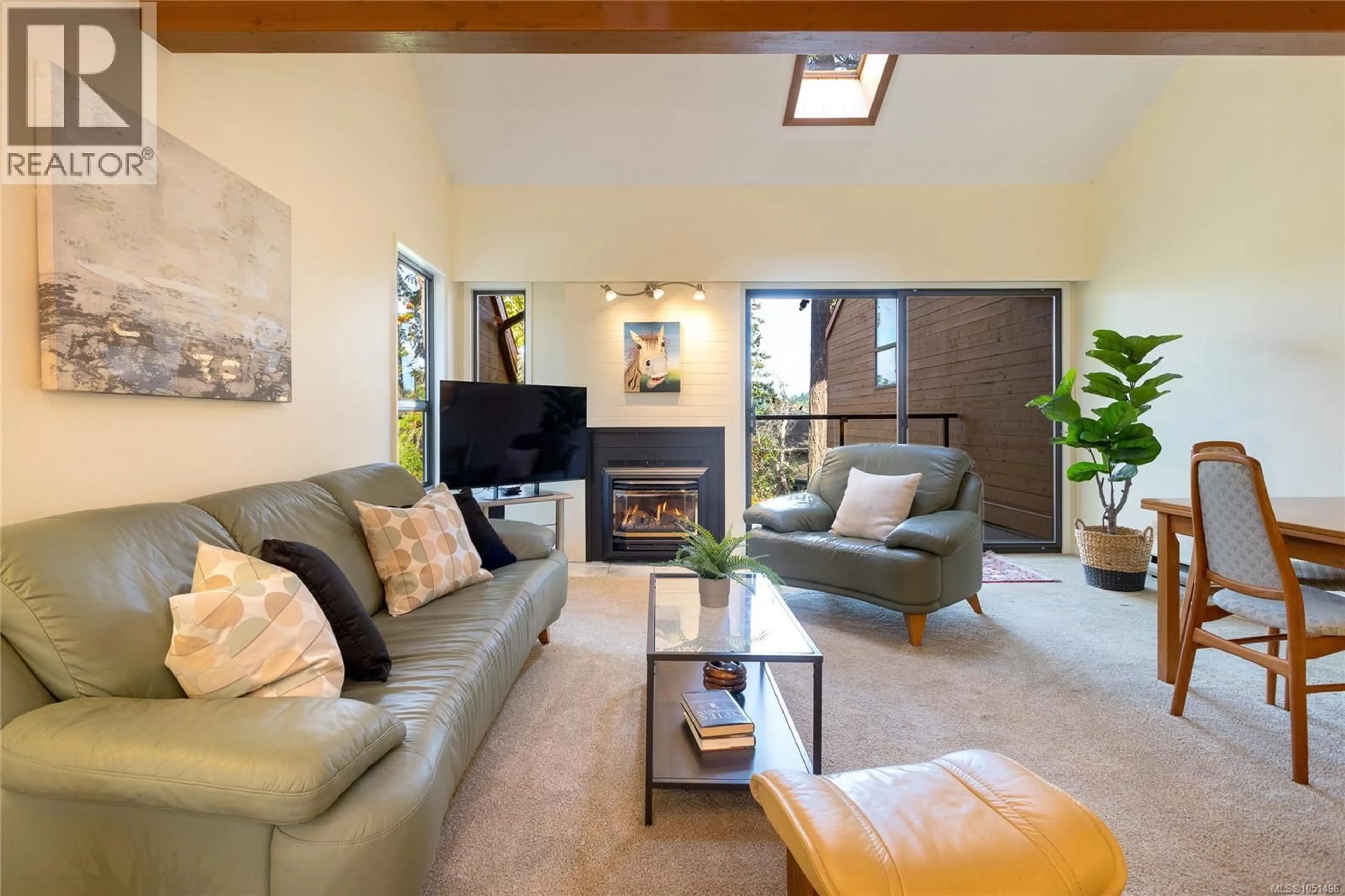 Living room with furniture, unknown for 401 - 2341 HARBOUR ROAD, Sidney British Columbia V8L3X8