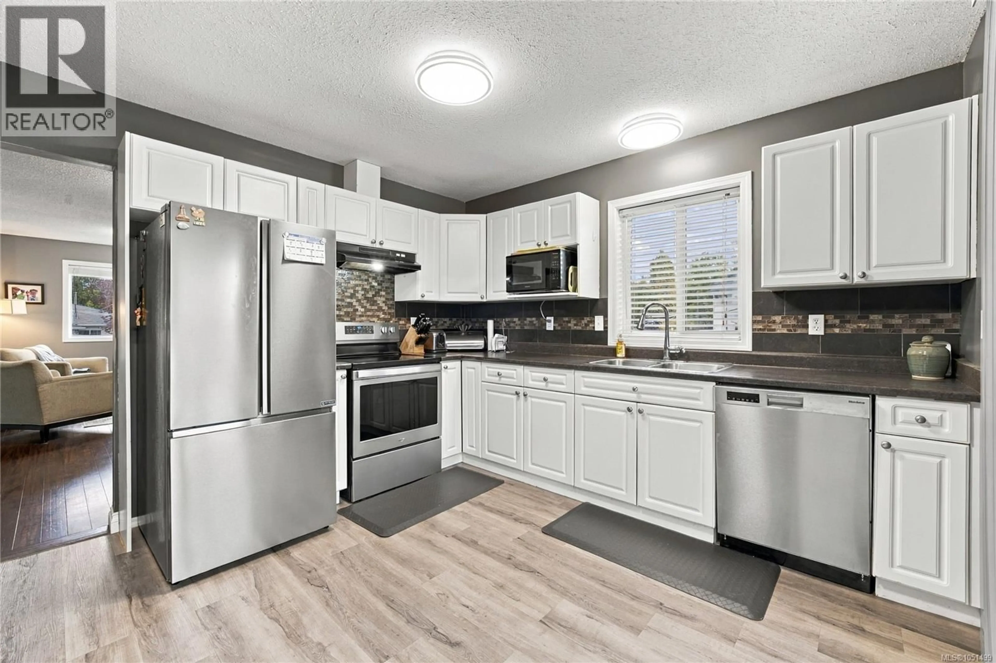 Open concept kitchen, unknown for 421 MURRAY STREET, Nanaimo British Columbia V9R1B6