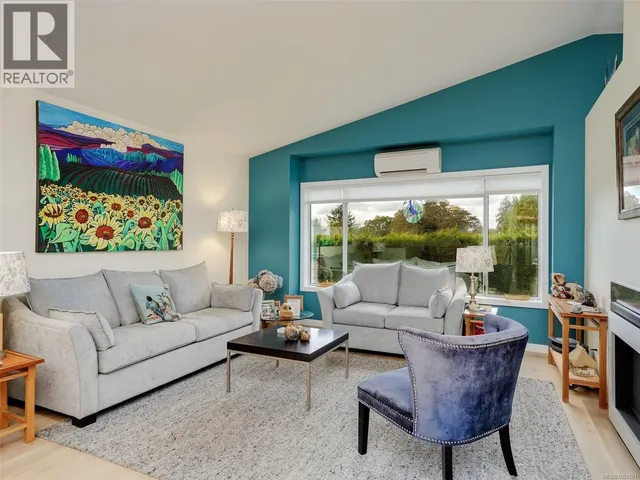 51 - 901 KENTWOOD LANE, Saanich 2