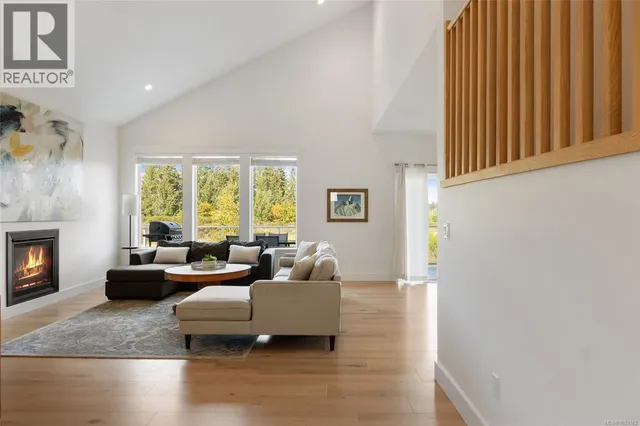 3372 MARYGROVE DRIVE, Courtenay 5