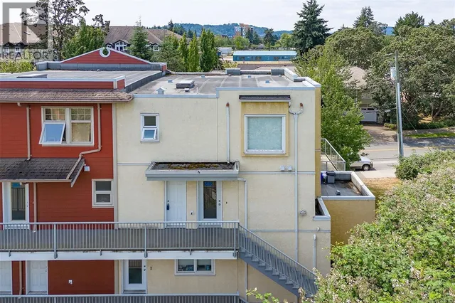305 - 908 BROCK AVENUE, Langford 2