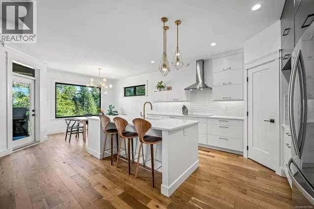 1586 CROWN ISLE BOULEVARD, Courtenay 4
