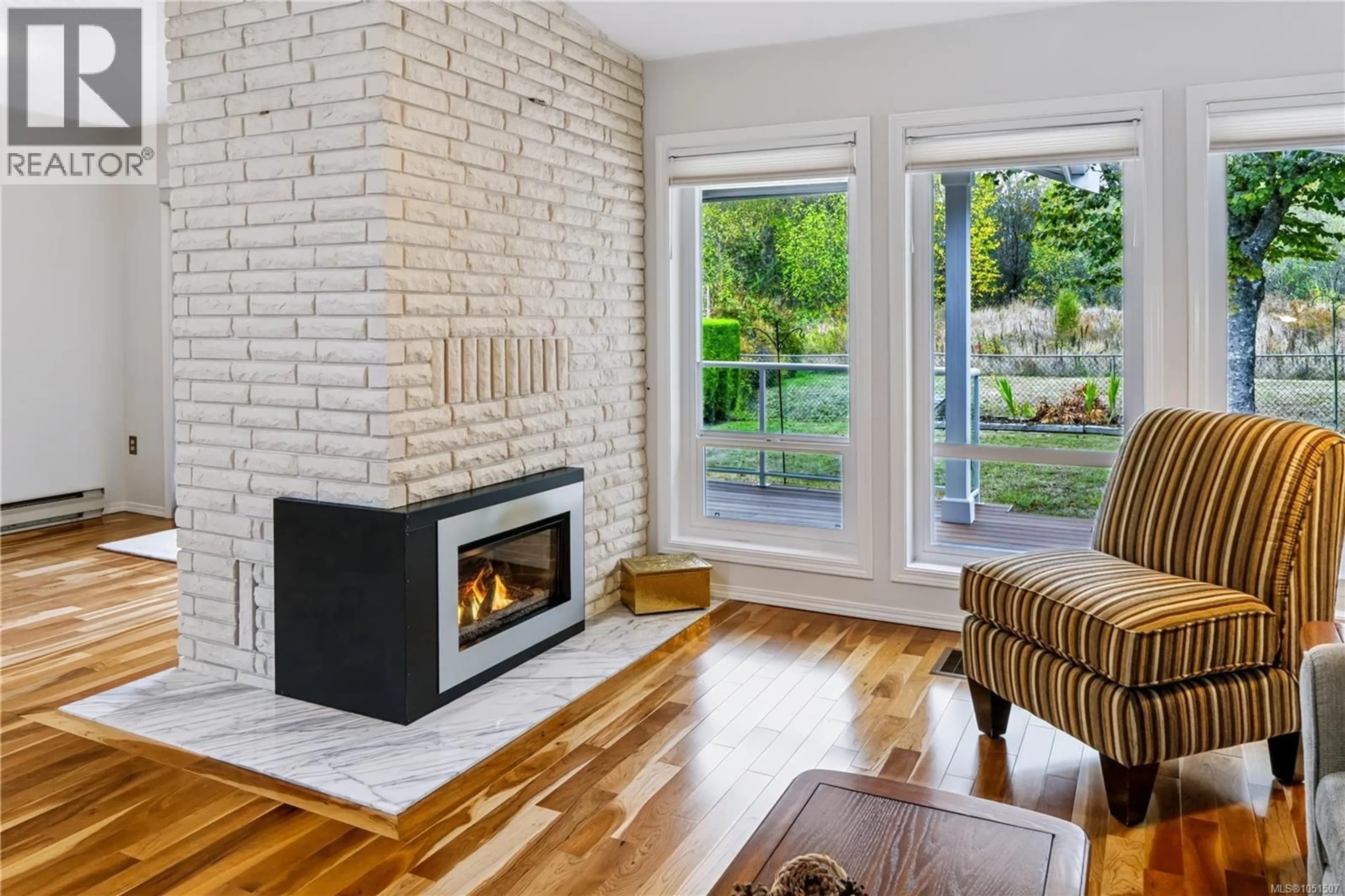 Living room with furniture, unknown for 1309 LAYRITZ PLACE, Saanich British Columbia V8Z7C4