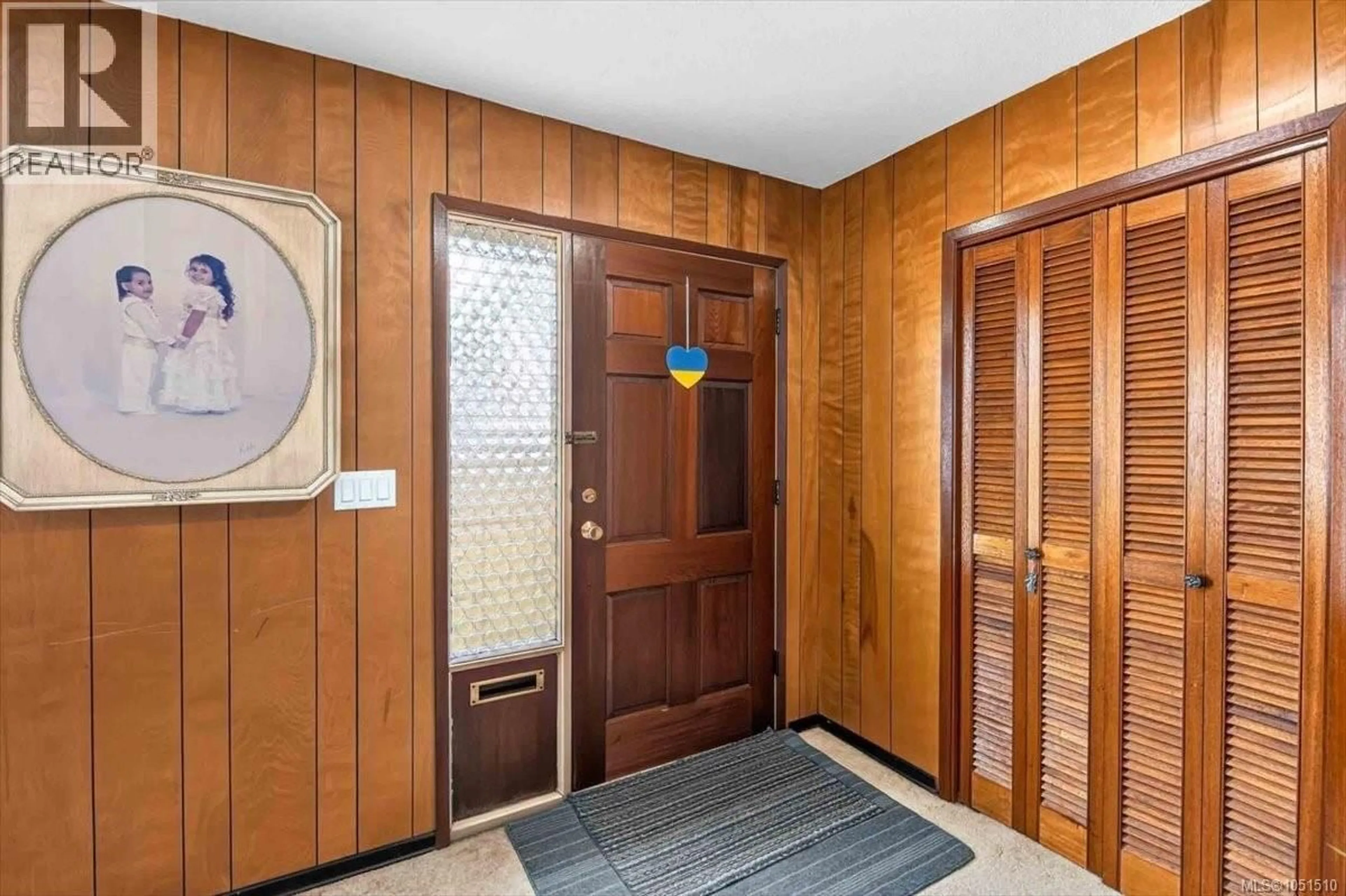 Indoor foyer for 3962 BRUCE STREET, Port Alberni British Columbia V9Y1J4